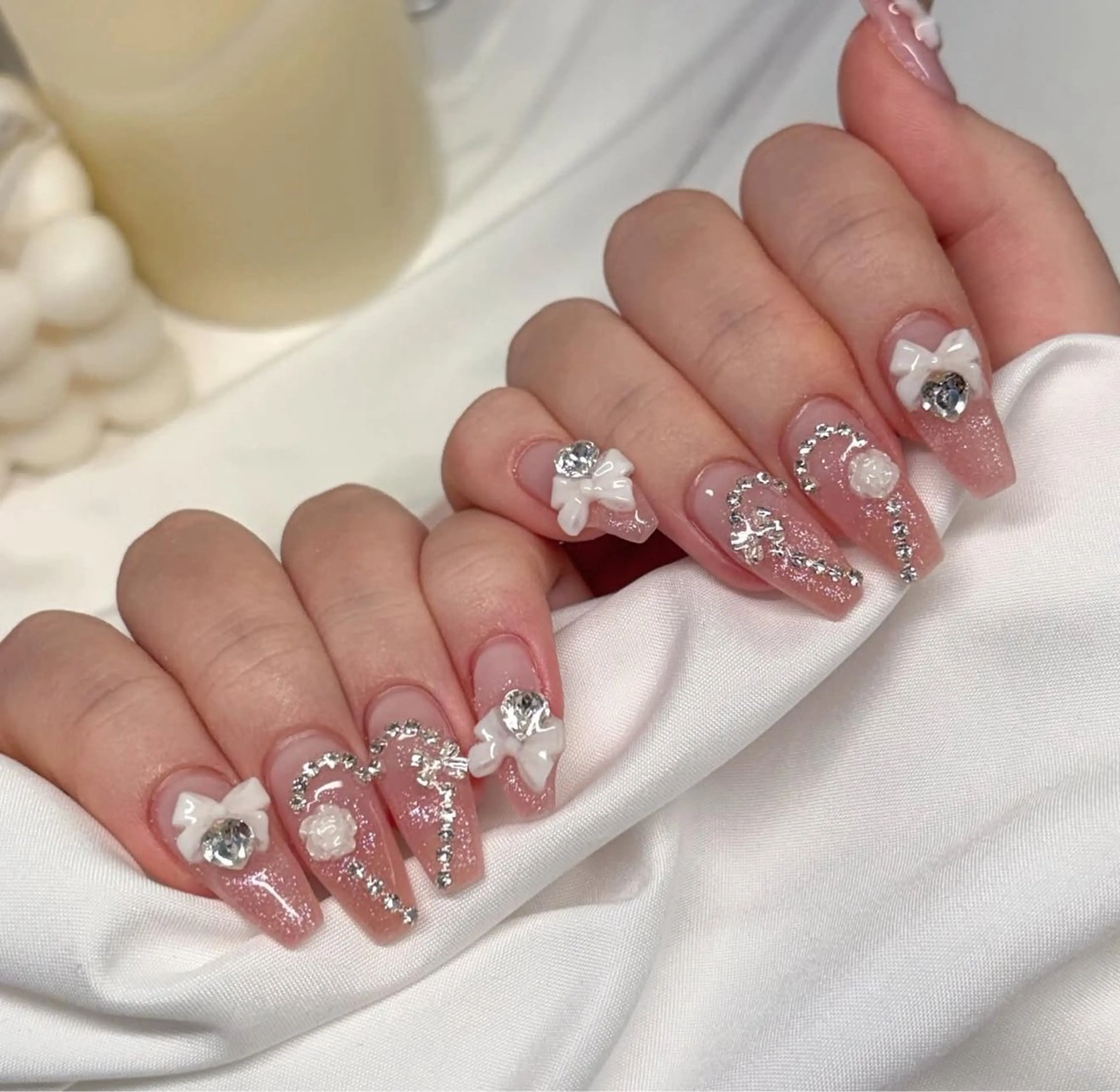 ネイル フラッシュネイル フレンチネイル グラデーション キラキラネイル 韓国ネイル ハンドネイル Lina nail所属・Lunaa 池袋のネイルデザイン