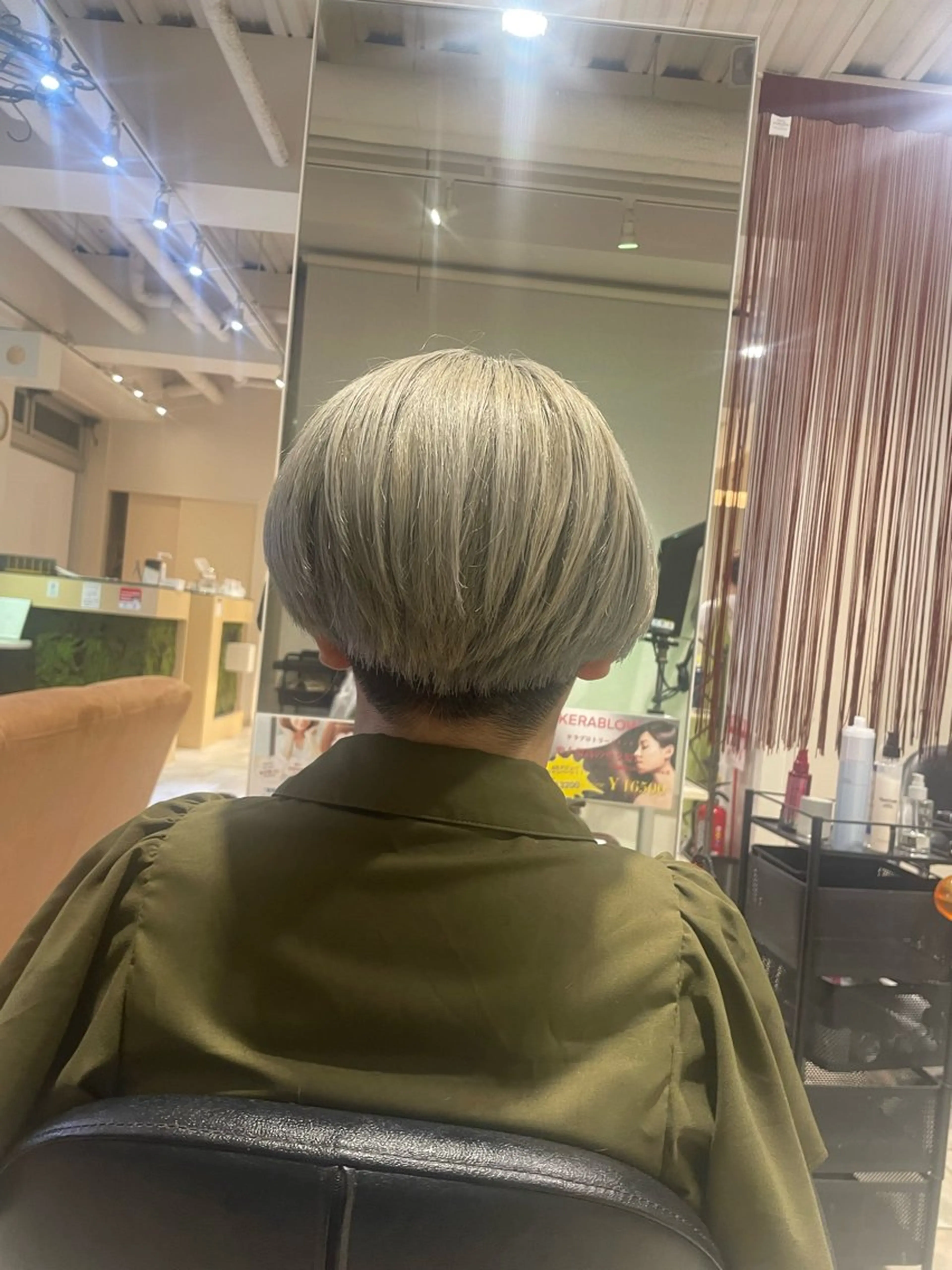 ショート 斧 海音のヘアスタイル