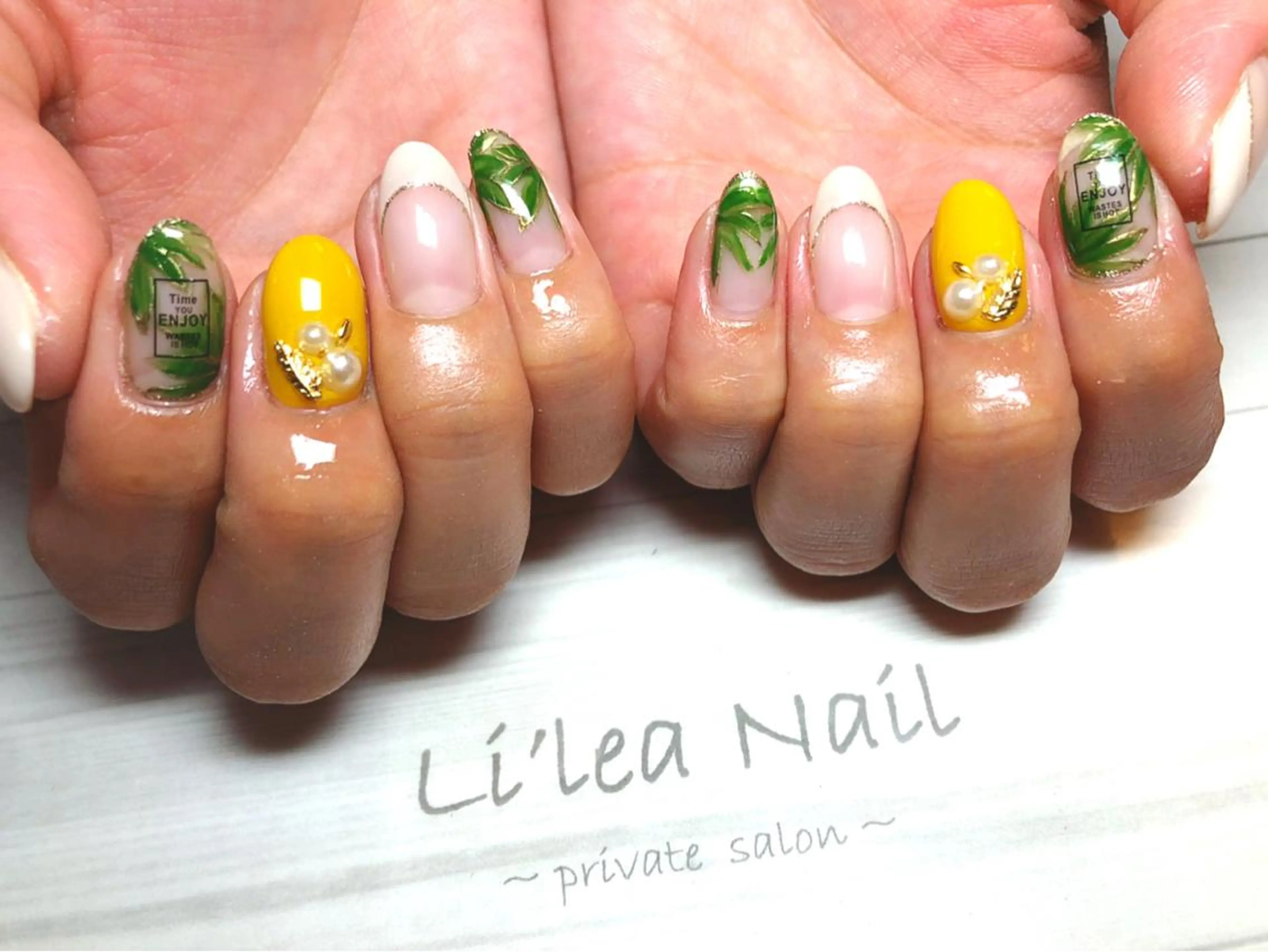 ネイル Li'leaNail AINAのネイルデザイン