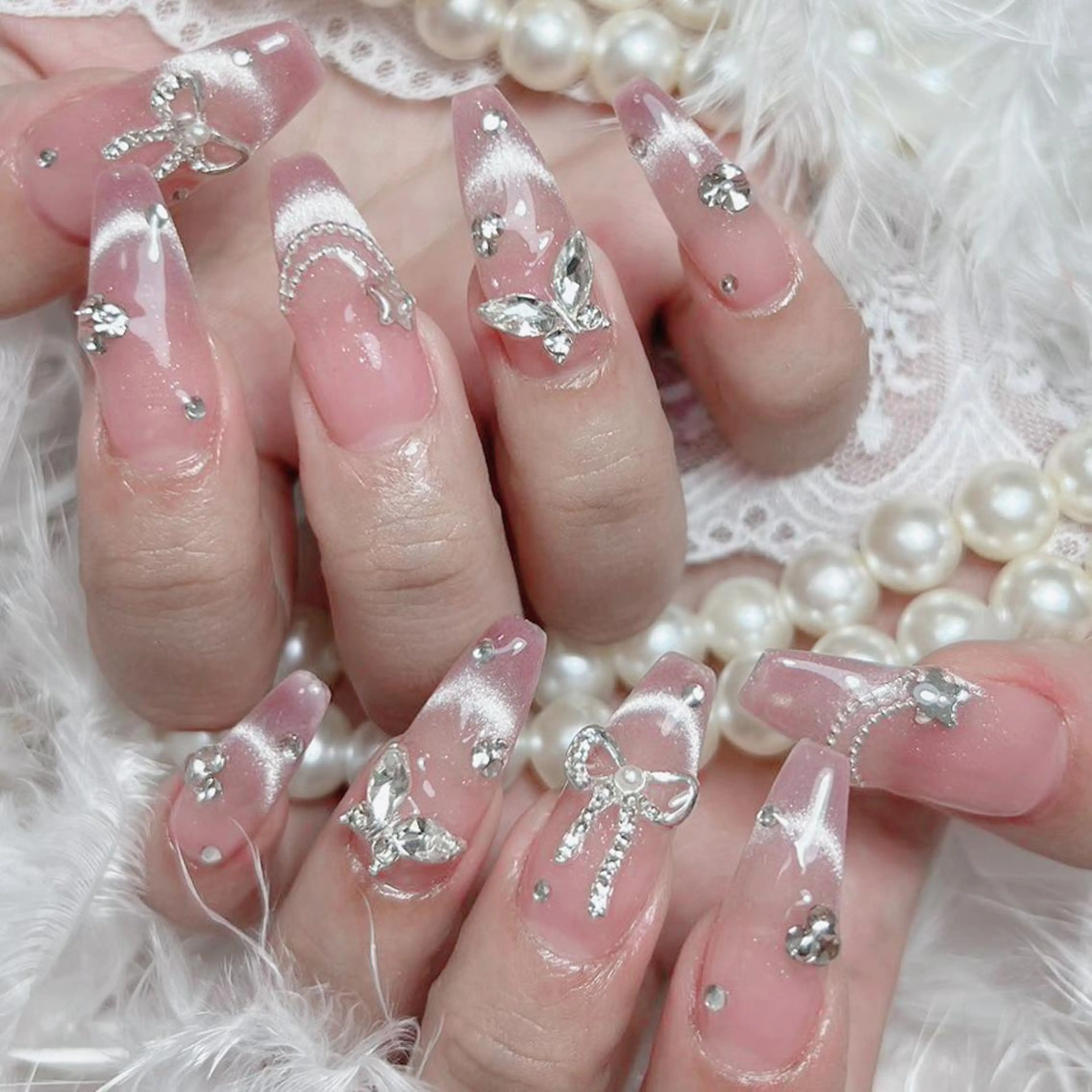 ネイル アートネイル オーロラネイル フラッシュネイル ガーリー キラキラネイル ハンドネイル Diamond NAIL💝のネイルデザイン