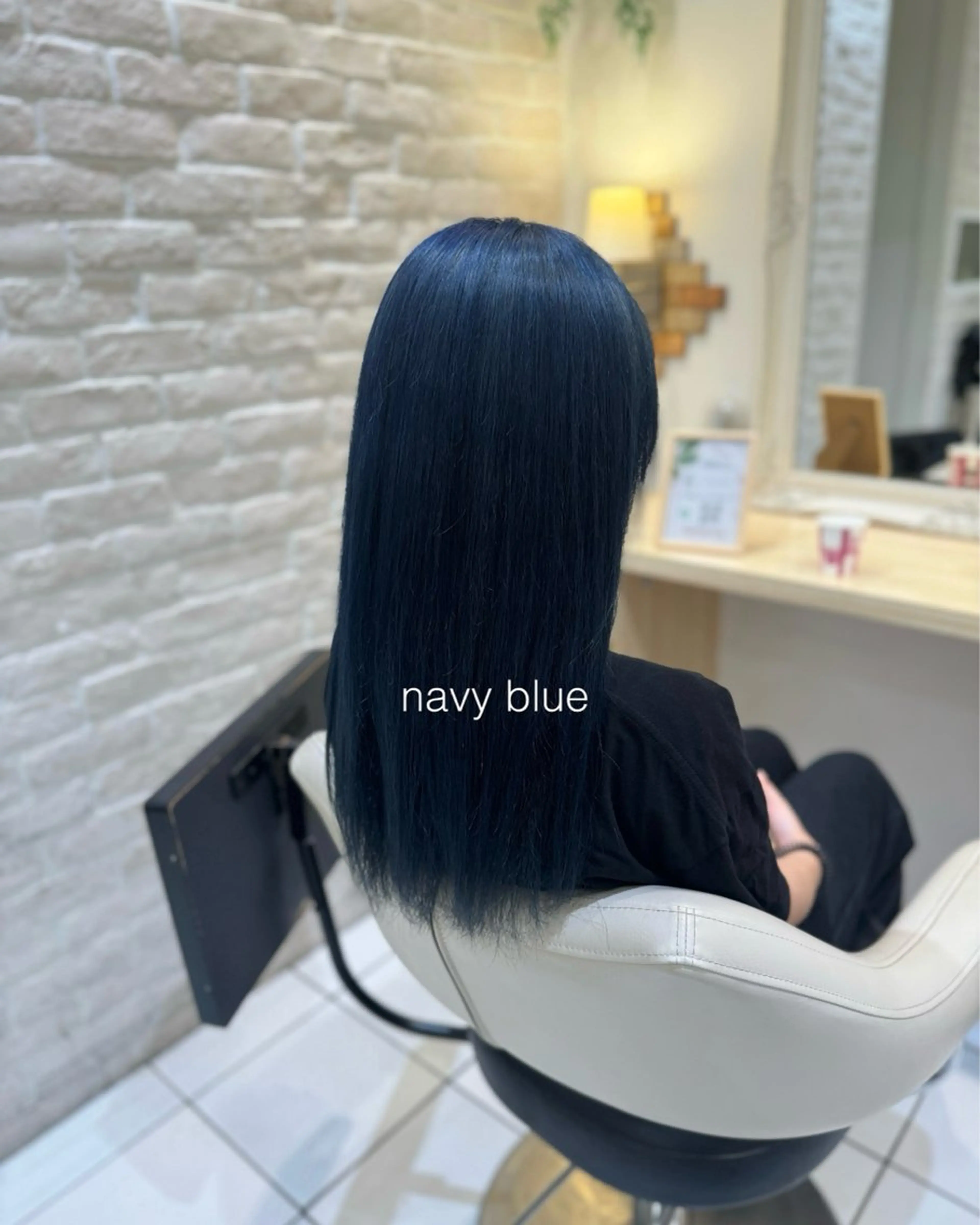 ロング Notoミルクティー グレージュカラーのヘアスタイル