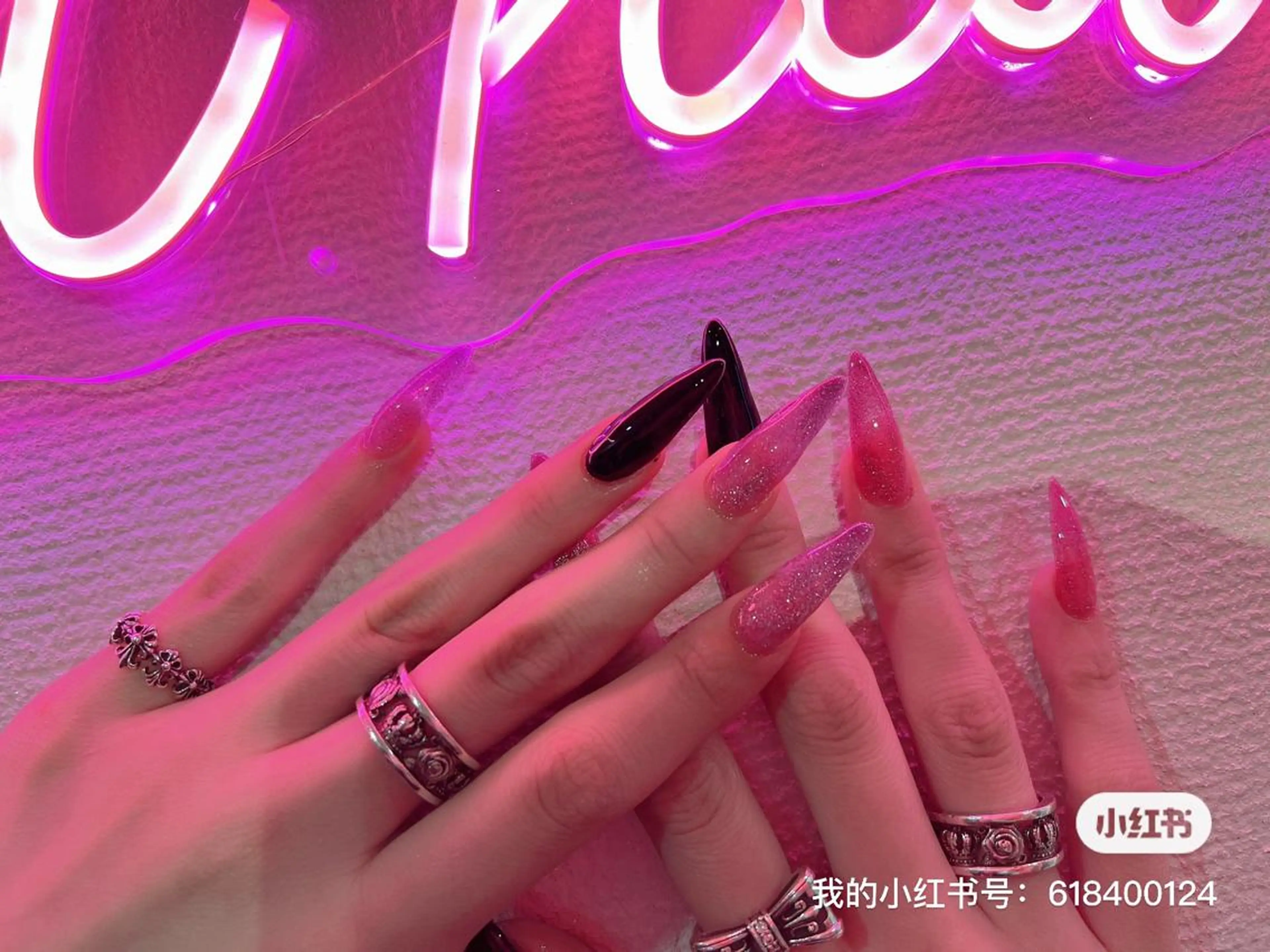 ネイル ハンドネイル リボン、ガーリー パーツ放題専門店のネイルデザイン