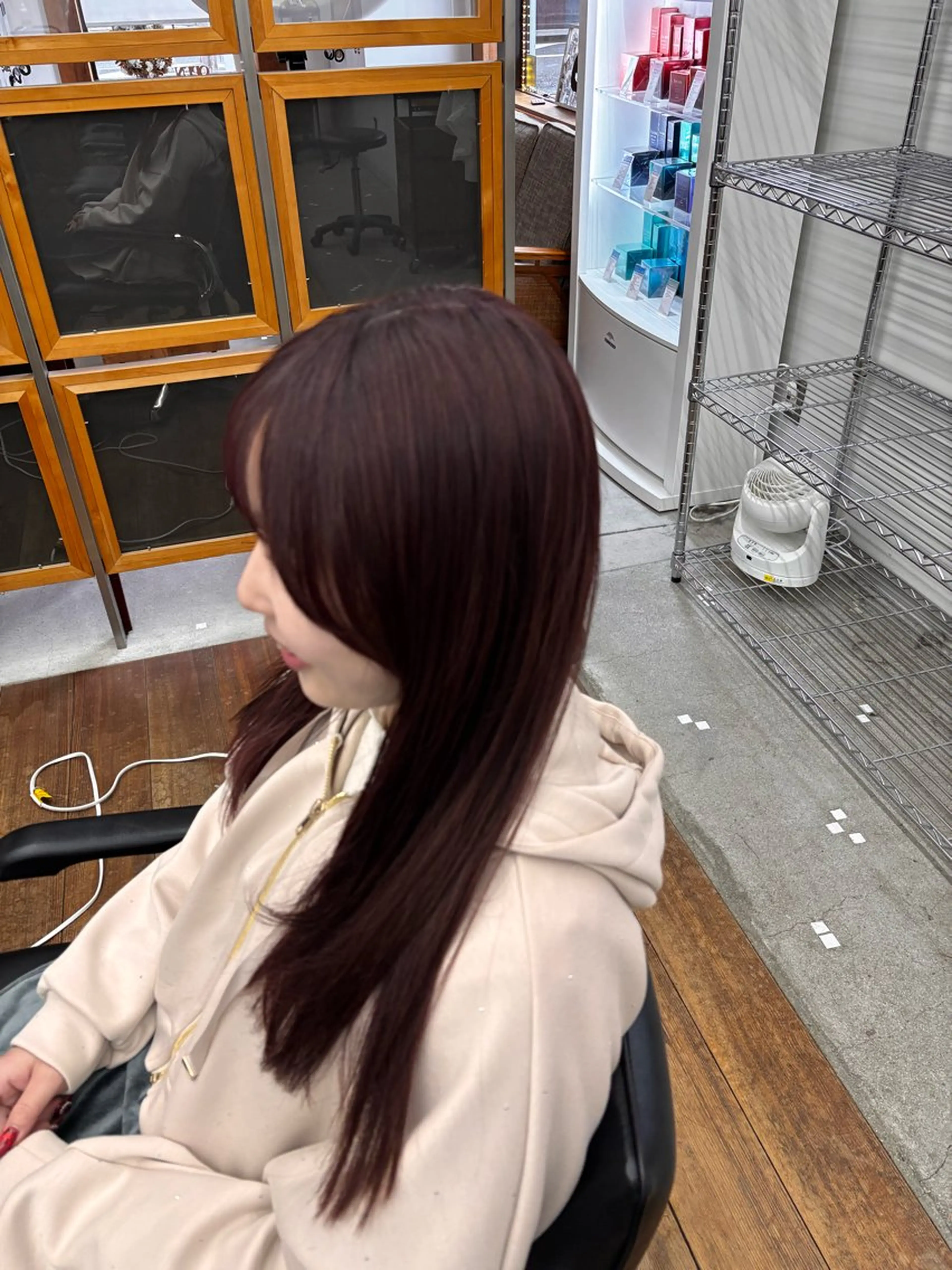 ロング ヘアカラー HattoRi レイヤーカットのヘアスタイル