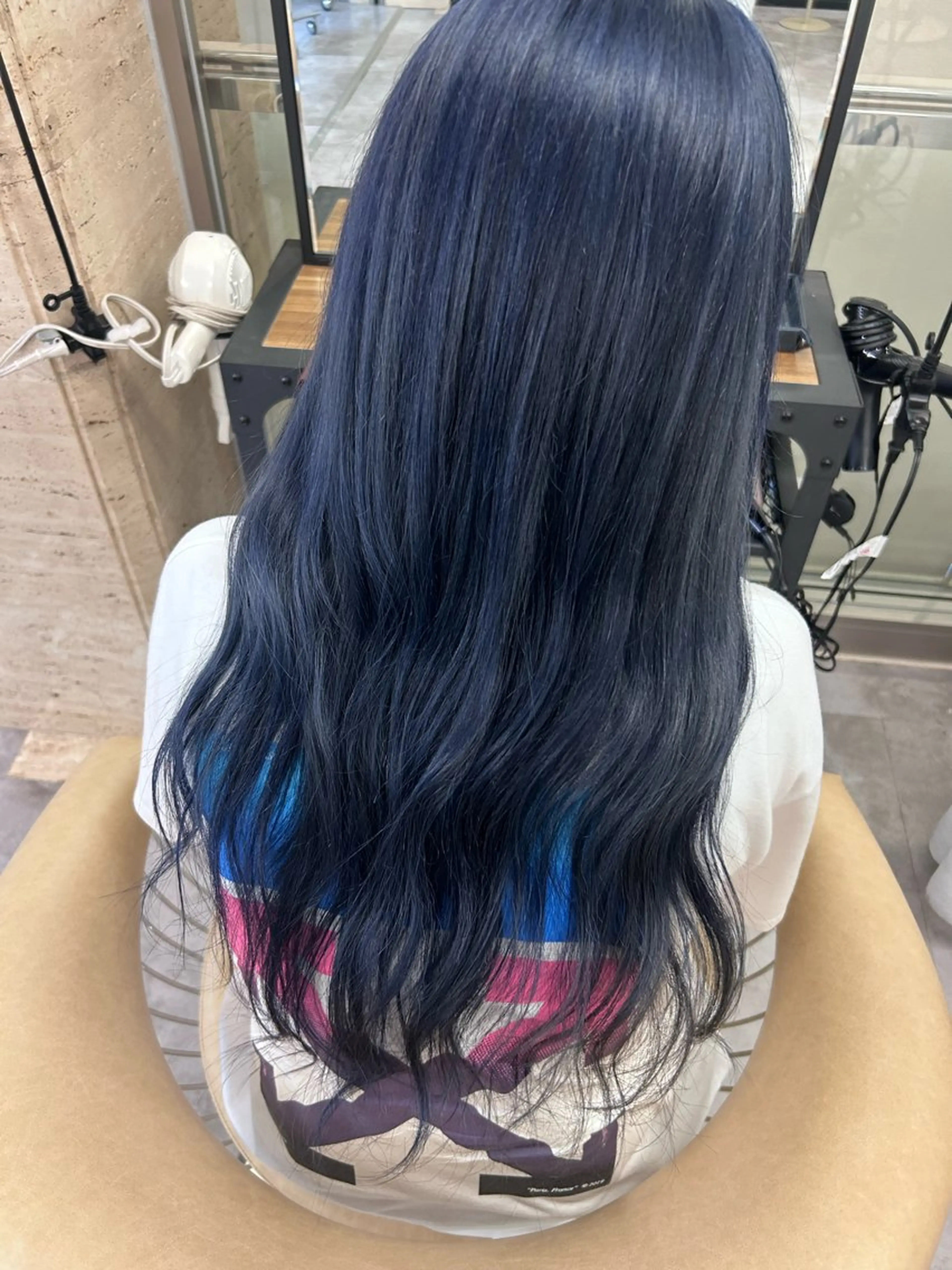 ロング カラー ヘアアレンジ ブリーチ ネイビーカラー SIGMA LATTE所属・光岡 光のヘアスタイル