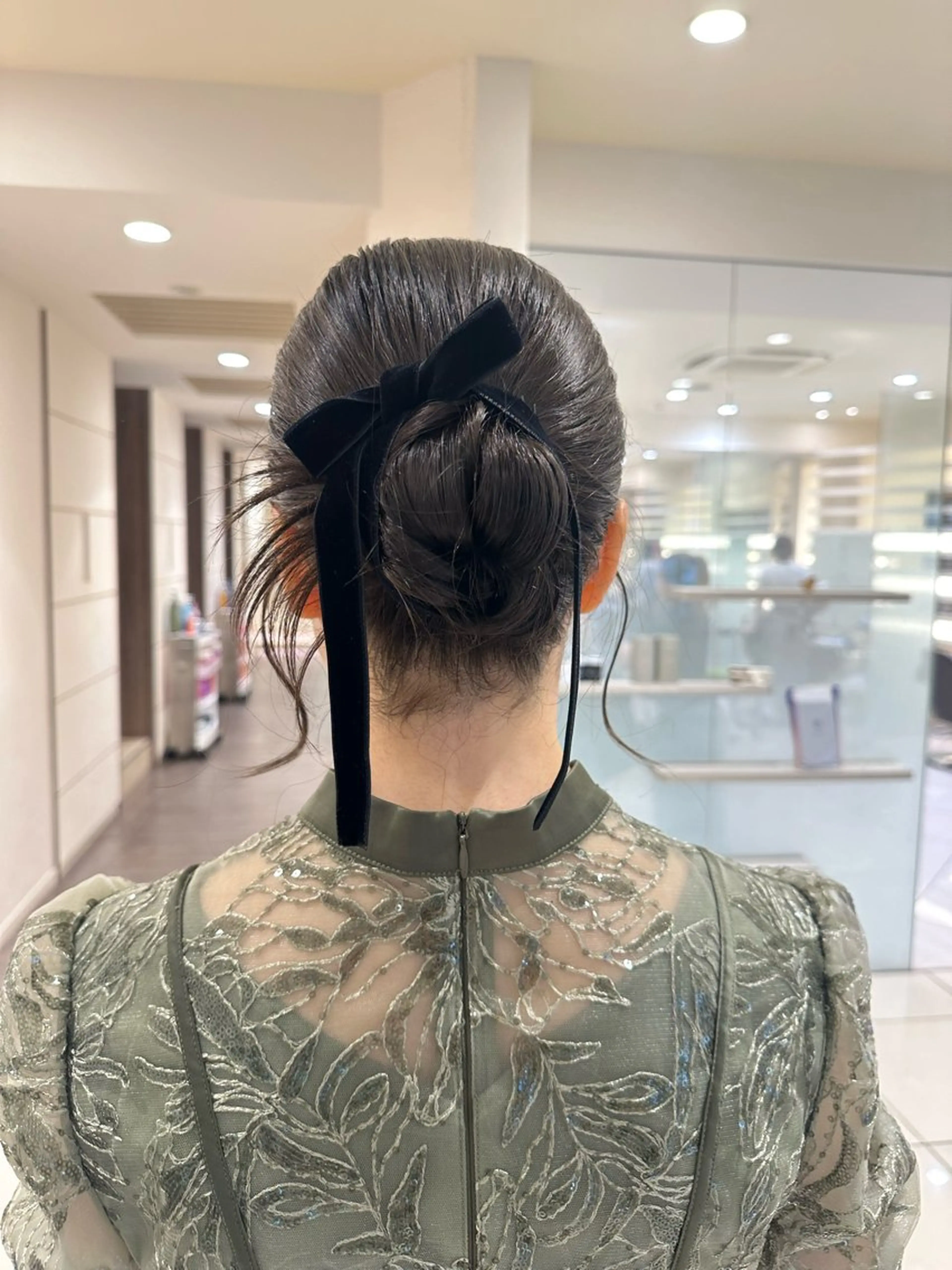 セミロング カラー ヘアアレンジ タイトボブ個性派カラ ーAKANEのヘアスタイル
