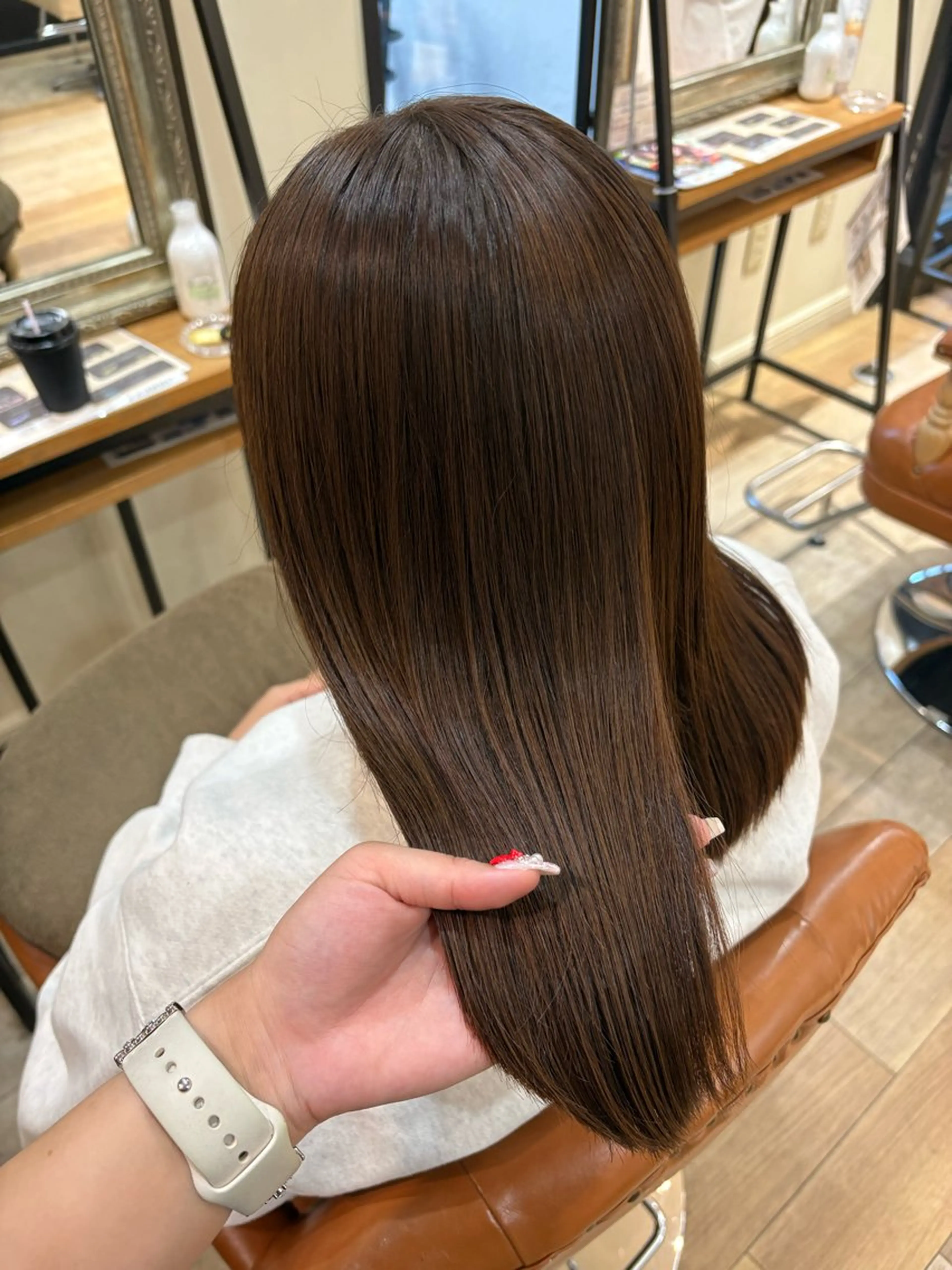 カラー ヘアカラー トリートメント しおり🍬 KOKORO🤍のヘアスタイル