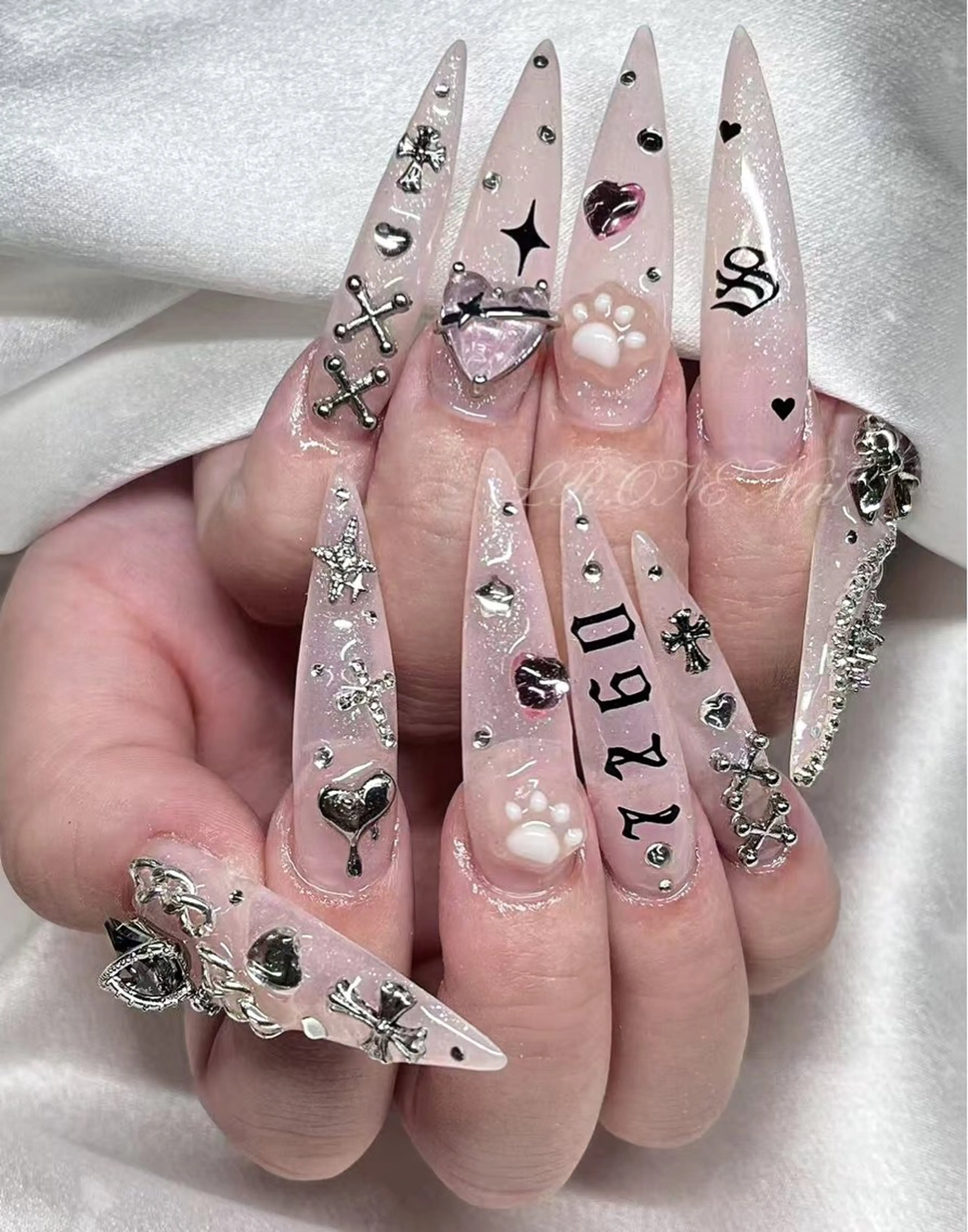 ネイル LR.ONE ヨウのネイルデザイン