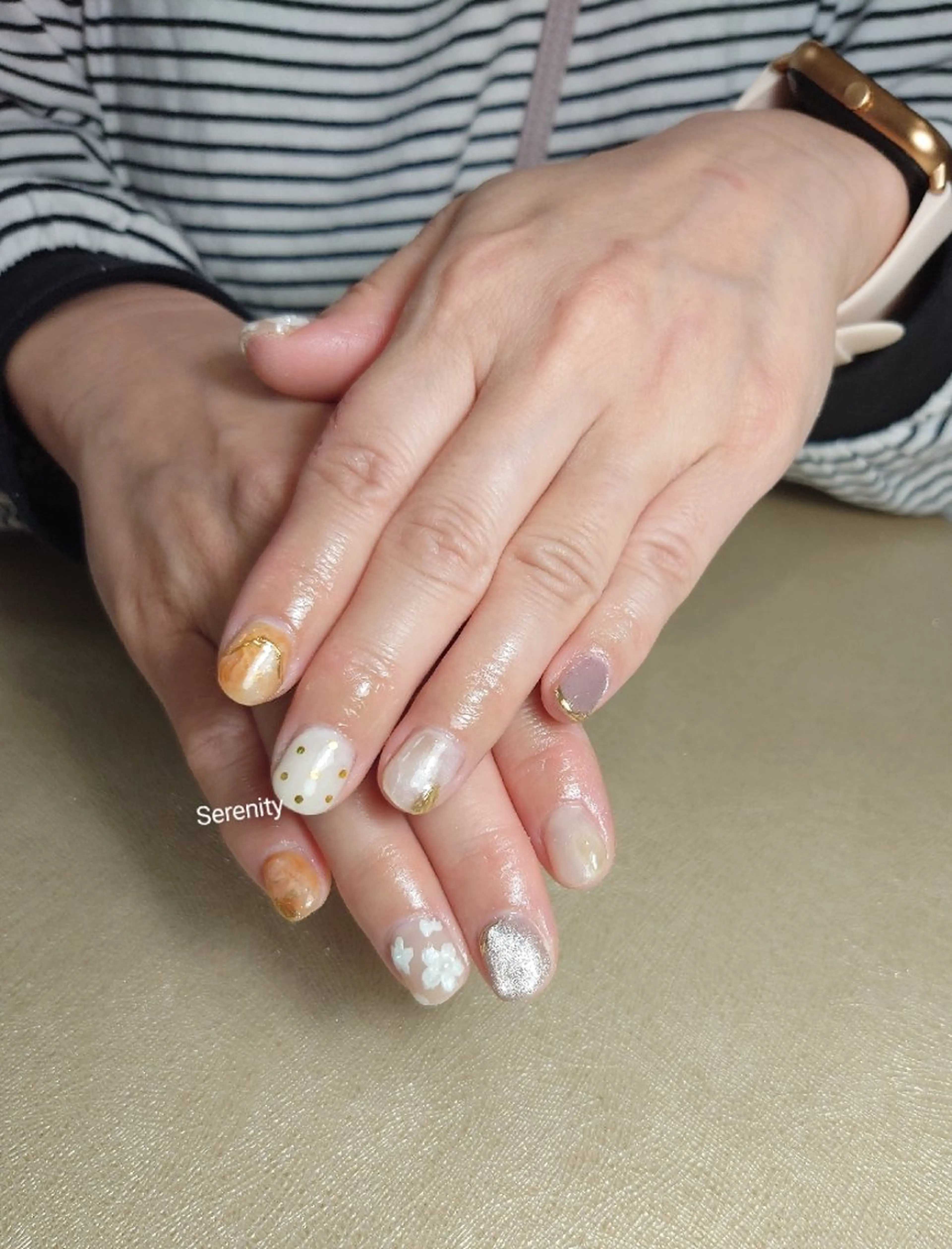 ネイル ミラーネイル 持ち込み ニュアンスネイル オレンジ 春ネイル nail  serenityのネイルデザイン