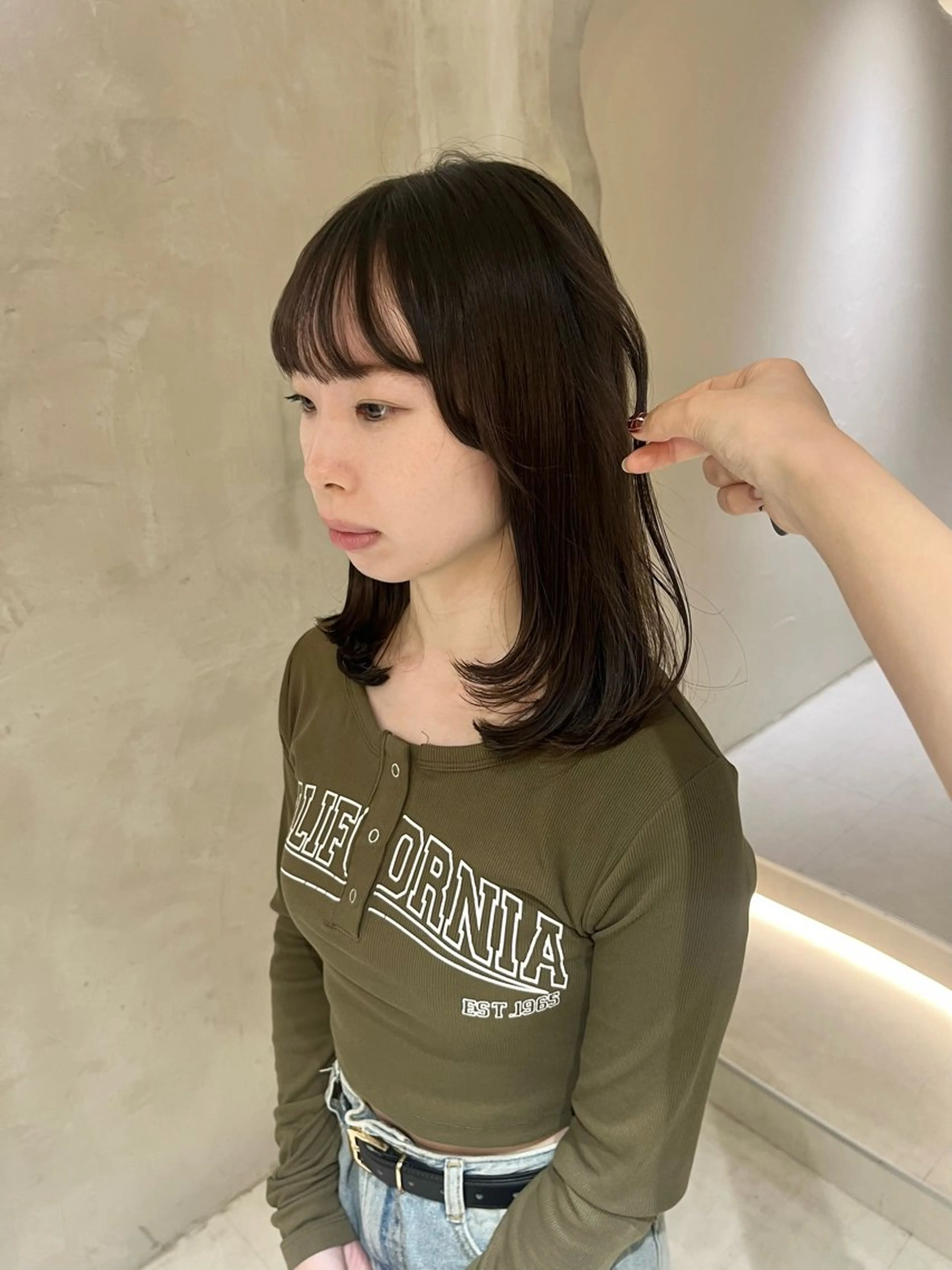 ミディアム カット effect横浜所属・切りっぱなしボブ/ 艶カラー/綾莉のヘアスタイル