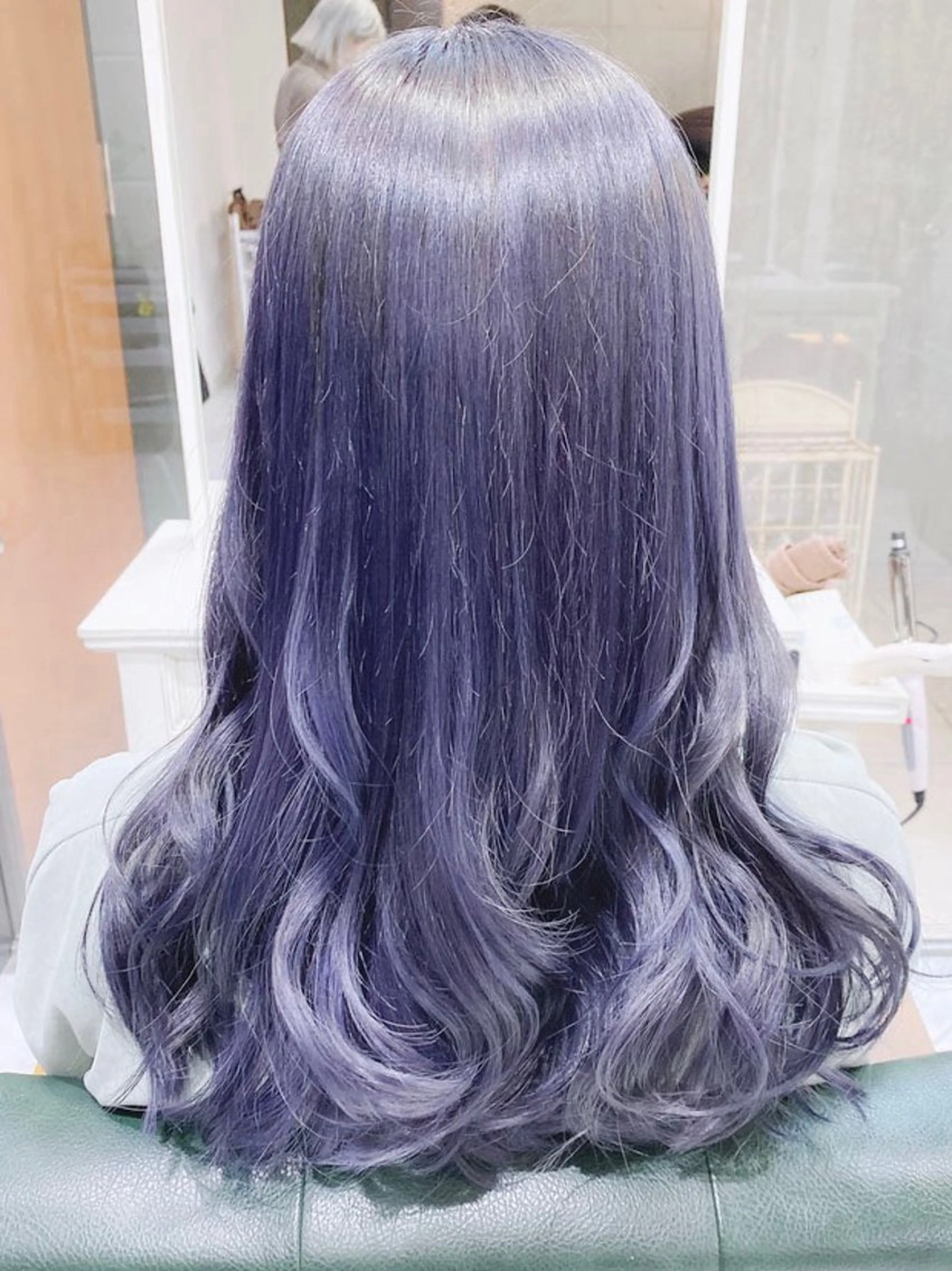 ロング カラー ブリーチ 透明感カラー ハイトーンカラー 𝐑𝐈𝐍𝐊𝐀 🐷🖤のヘアスタイル