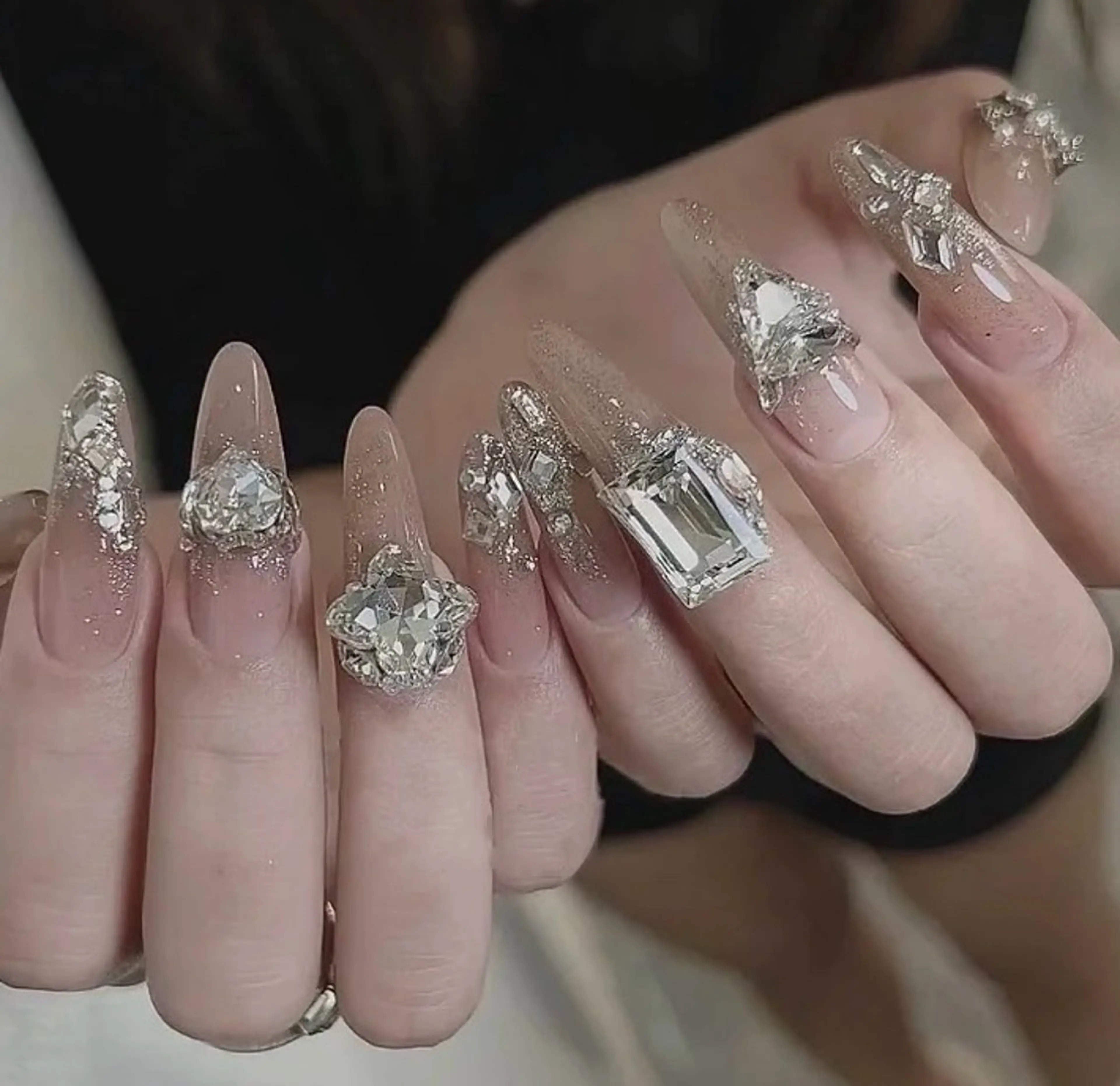 ネイル 高木 維麗絲のネイルデザイン