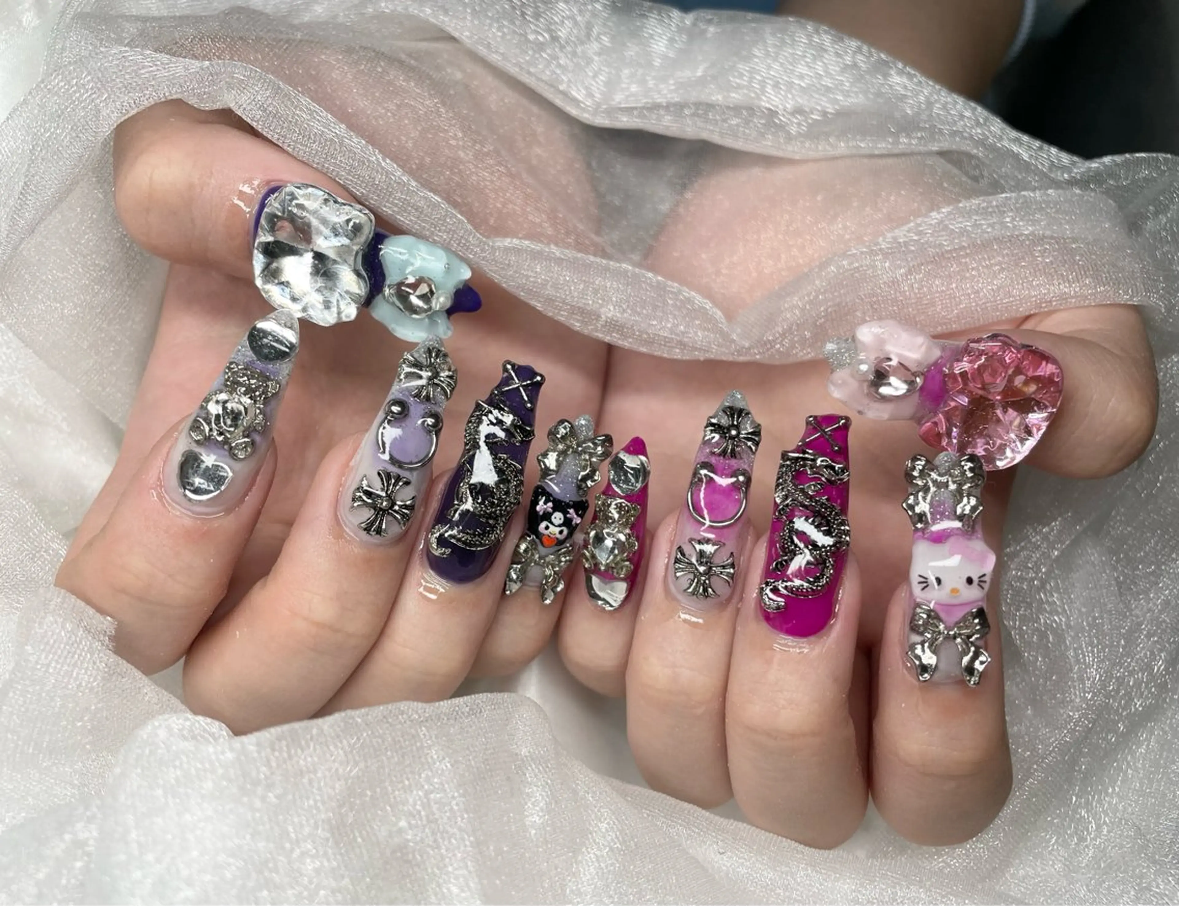 ネイル ハンドネイル Roi〈ロワ〉 Minakoのネイルデザイン