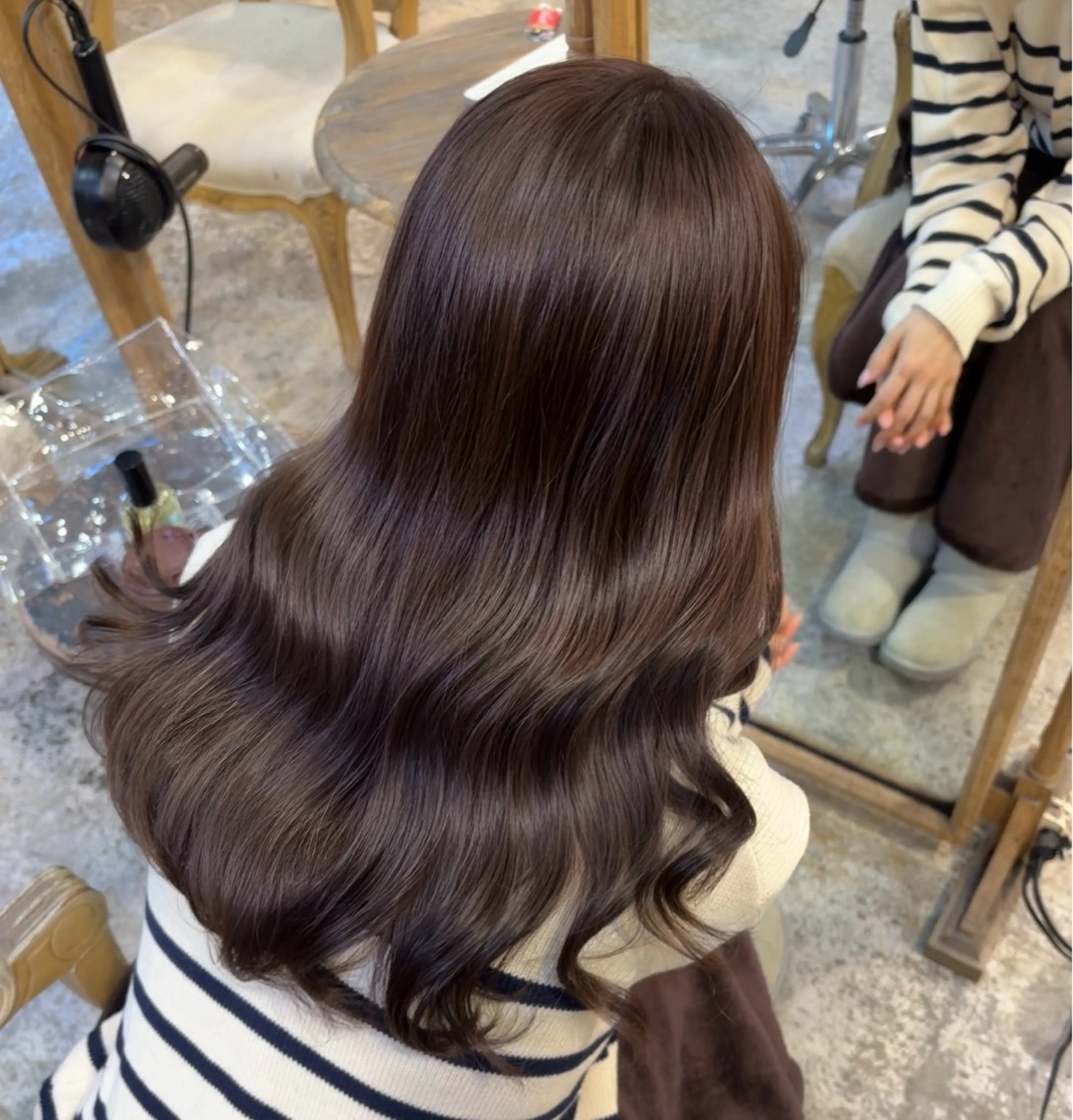 セミロング カラー ヘアカラー 柔らかブリーチ 🤎YUKAのヘアスタイル