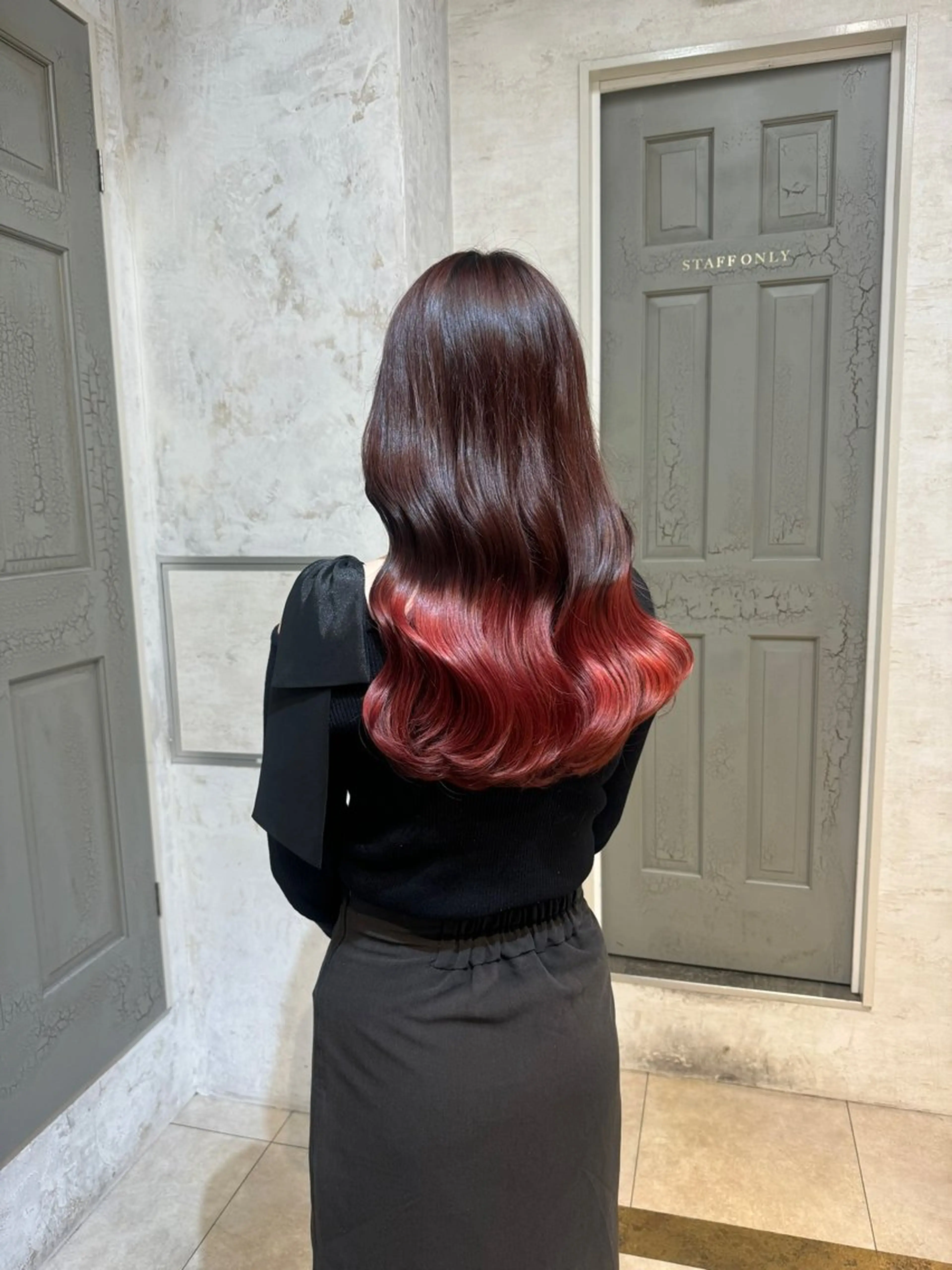 ロング カラー ブリーチ ブラウンカラー レッドカラー 佐々木 花音のヘアスタイル