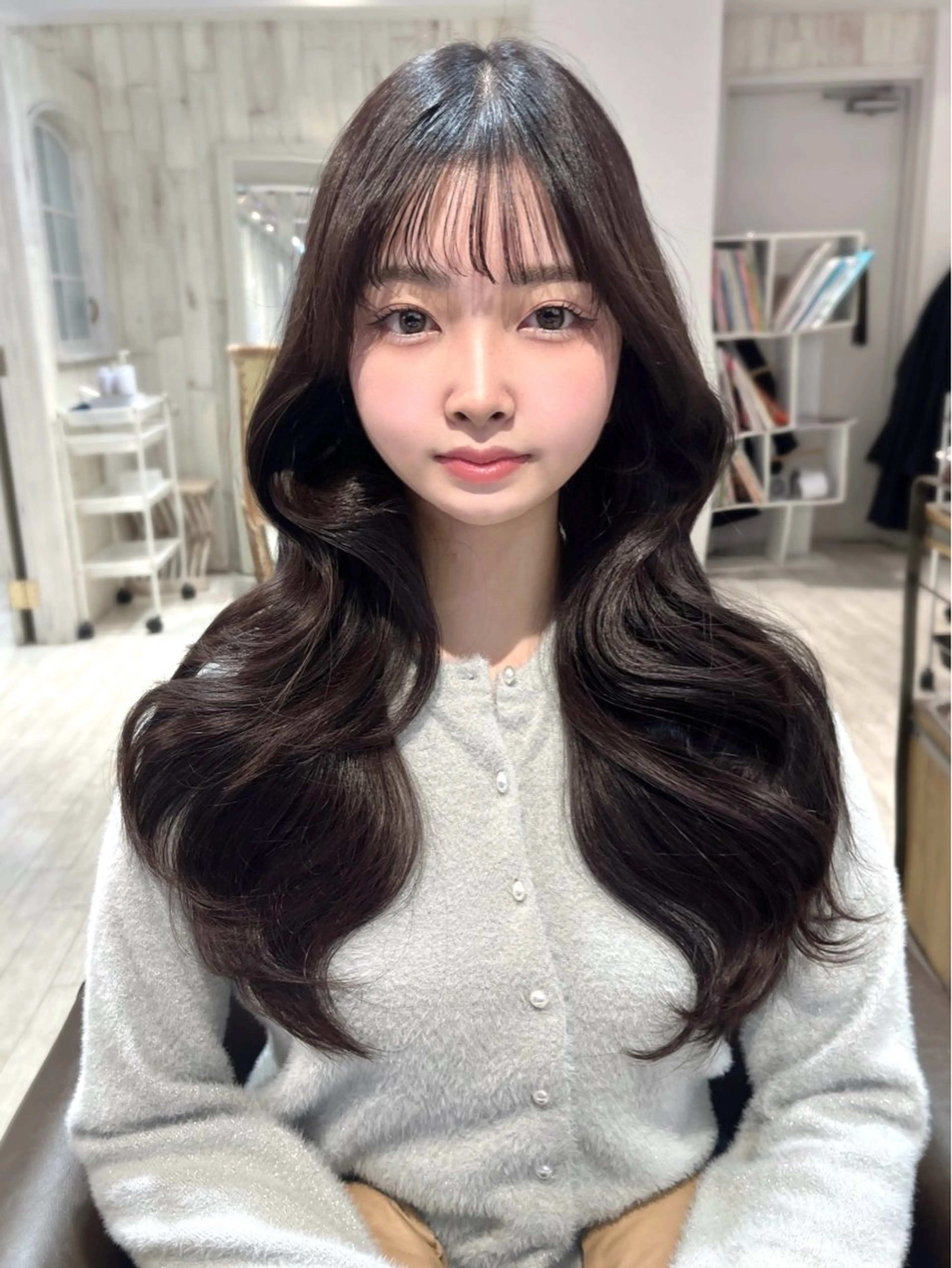 ロング カラー パーマ ヘアアレンジ 透明感カラー グレージュ くびれヘア 韓国風ヘア 似合わせカット カット ヘアカラー トリートメント レイヤーカット ✨️進藤ひかりのヘアスタイル