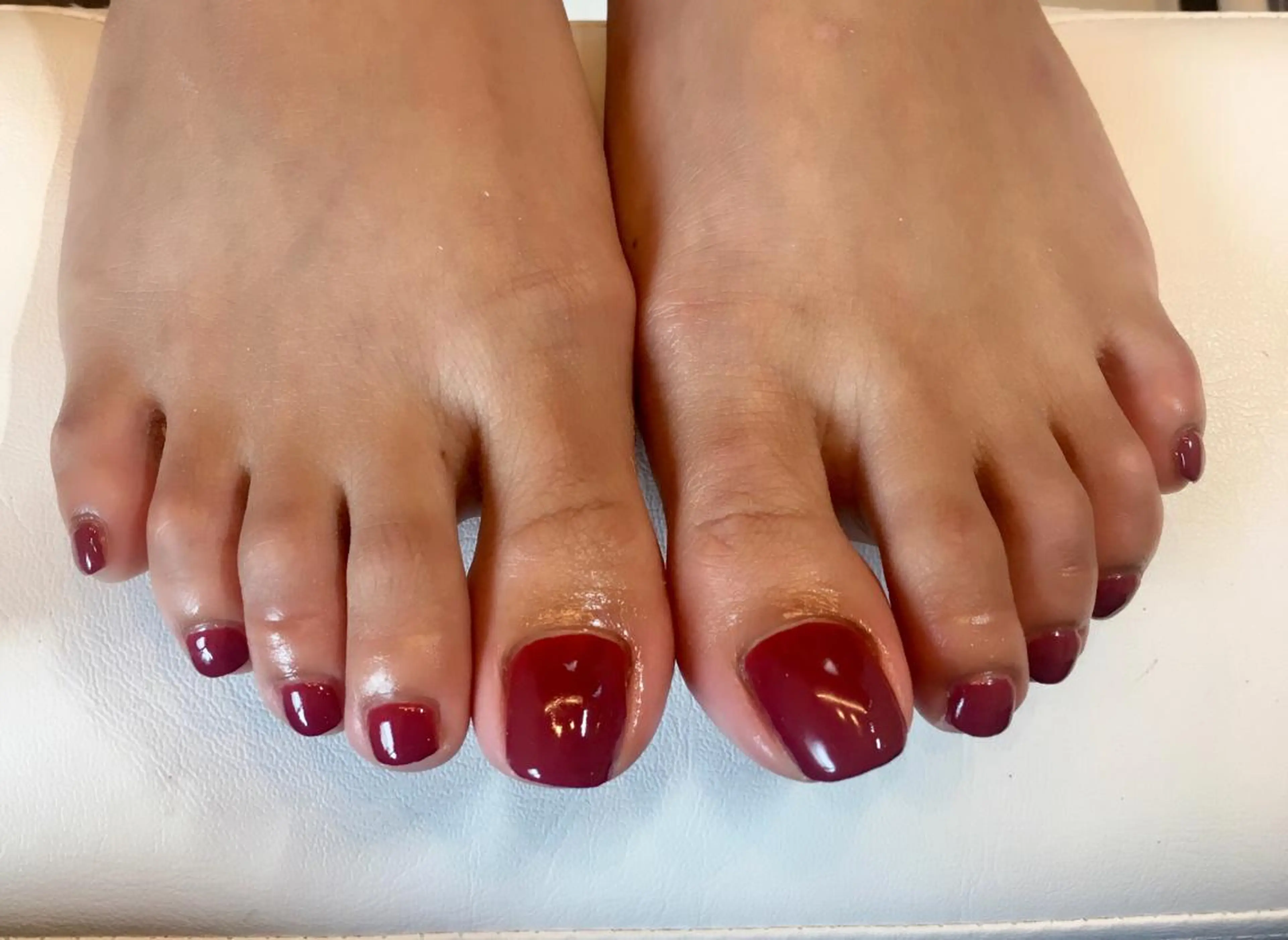 ネイル ワンカラーネイル 赤色 luana nailのネイルデザイン