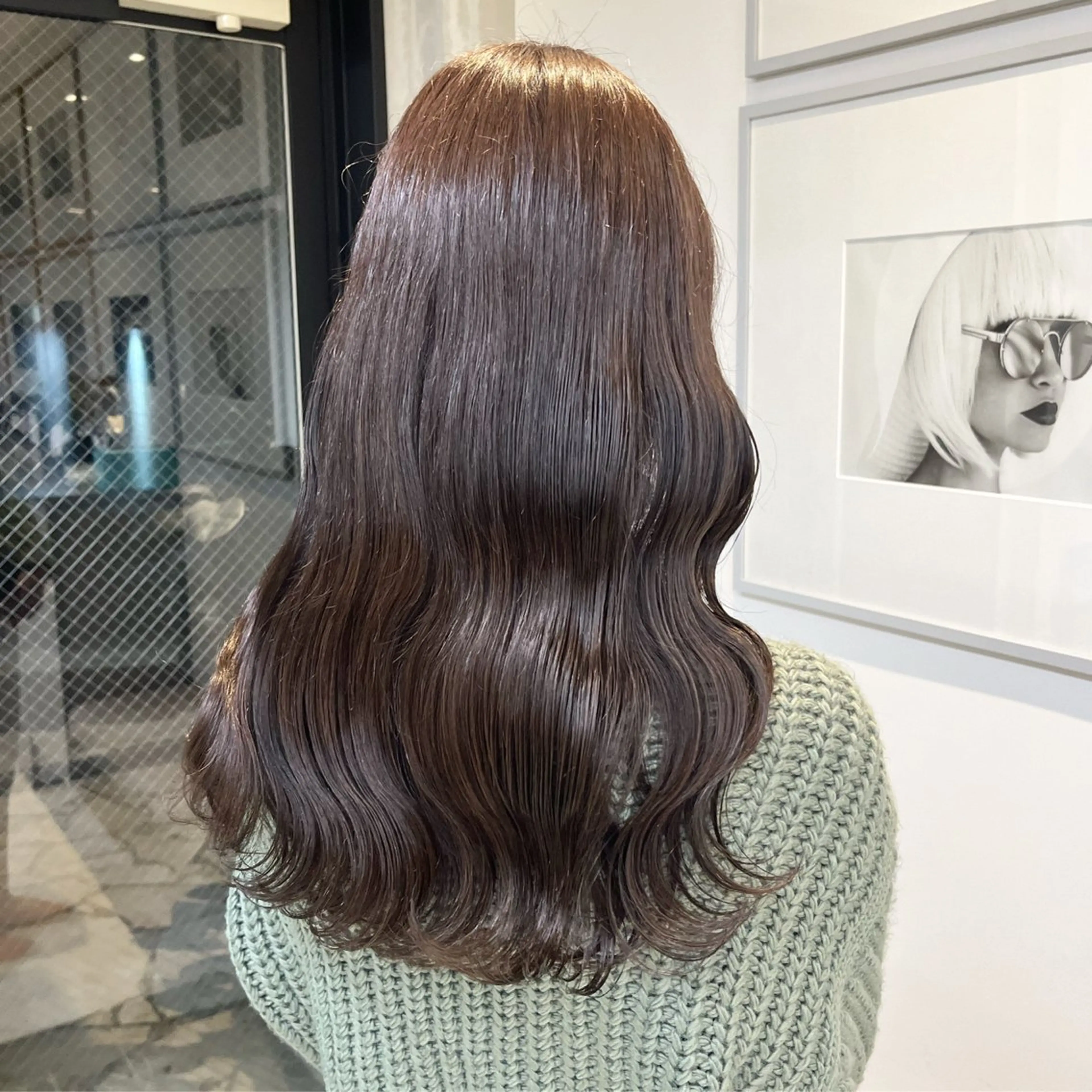 セミロング カラー アッシュ ブルーカラー ブルーラベンダー ブラウンカラー ショコラブラウン カット ヘアカラー トリートメント ヘッドスパ ヘアセット カジュアルを女っぽく 𝗮𝘆𝗮𝗰𝗼のヘアスタイル