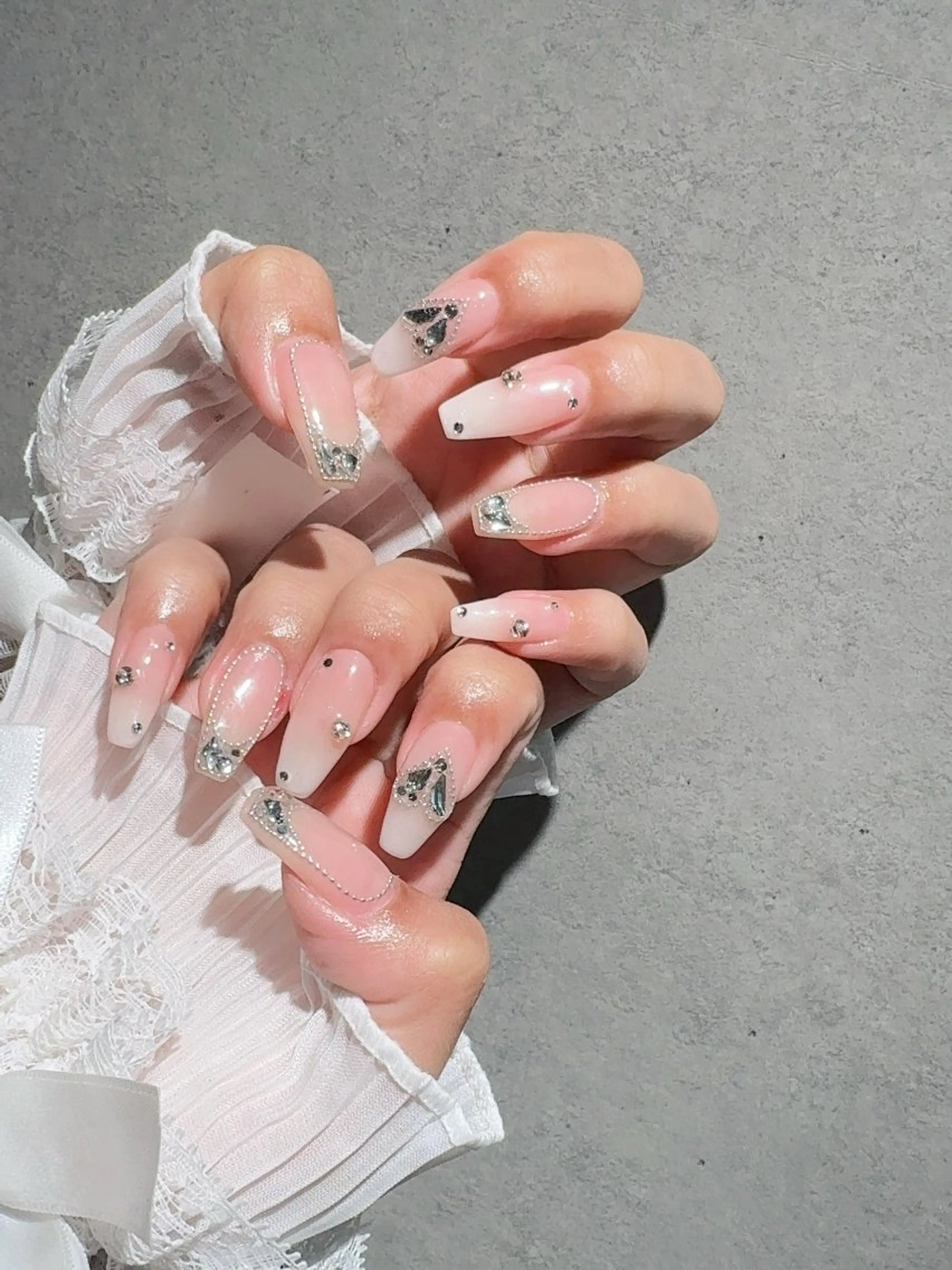 ネイル I-nailロング /ワンホン/キラキラのネイルデザイン