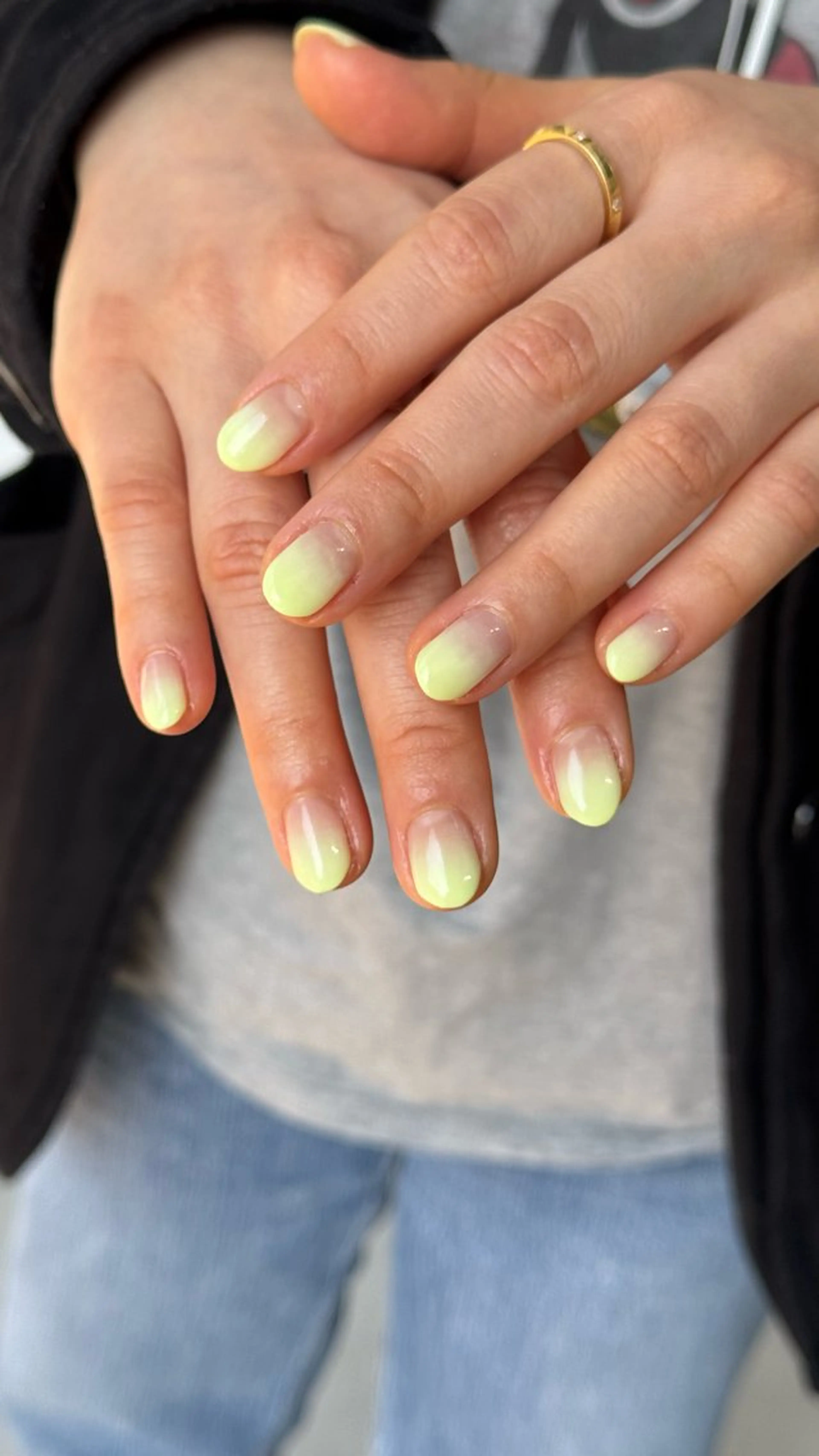 ネイル グラデーション グリーン ハンドネイル Momoka ネイリスト福岡/薬院のネイルデザイン