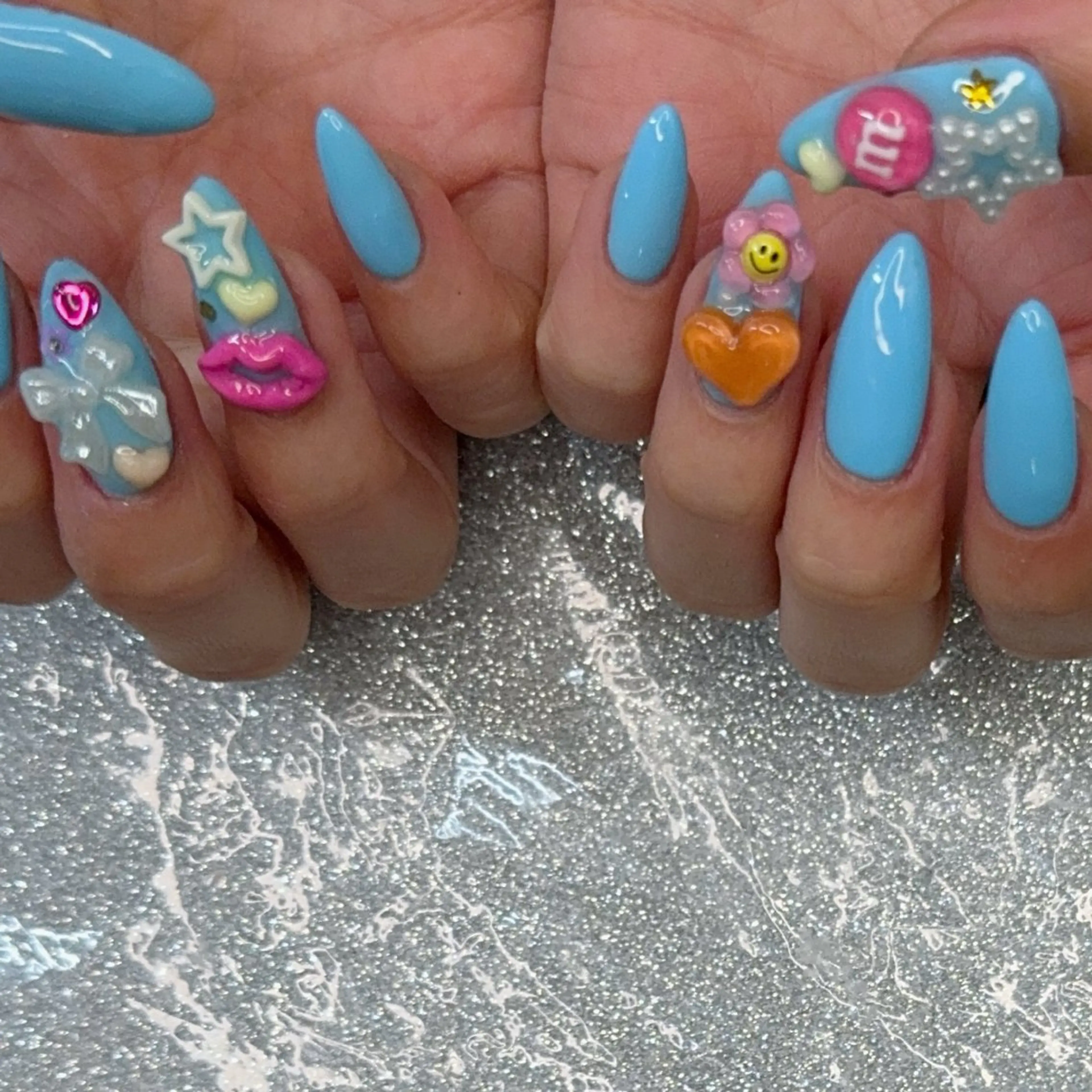 ワンカラー+パーツ付け放題🍭✨の写真