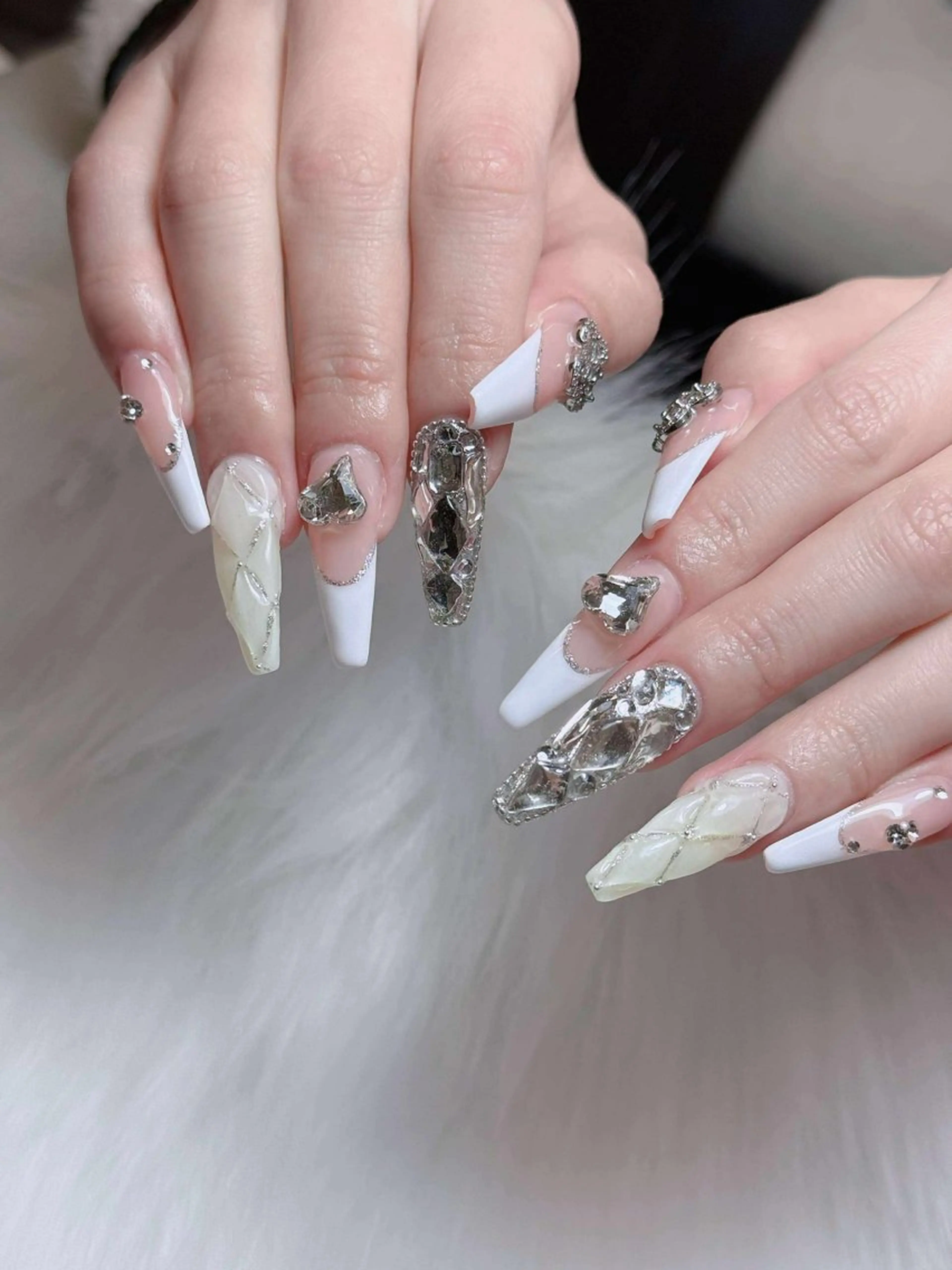 ネイル オーロラネイル チークネイル フットネイル フレンチネイル ハロウィン ハンドネイル Lumi Nail 新大久保3‘のネイルデザイン