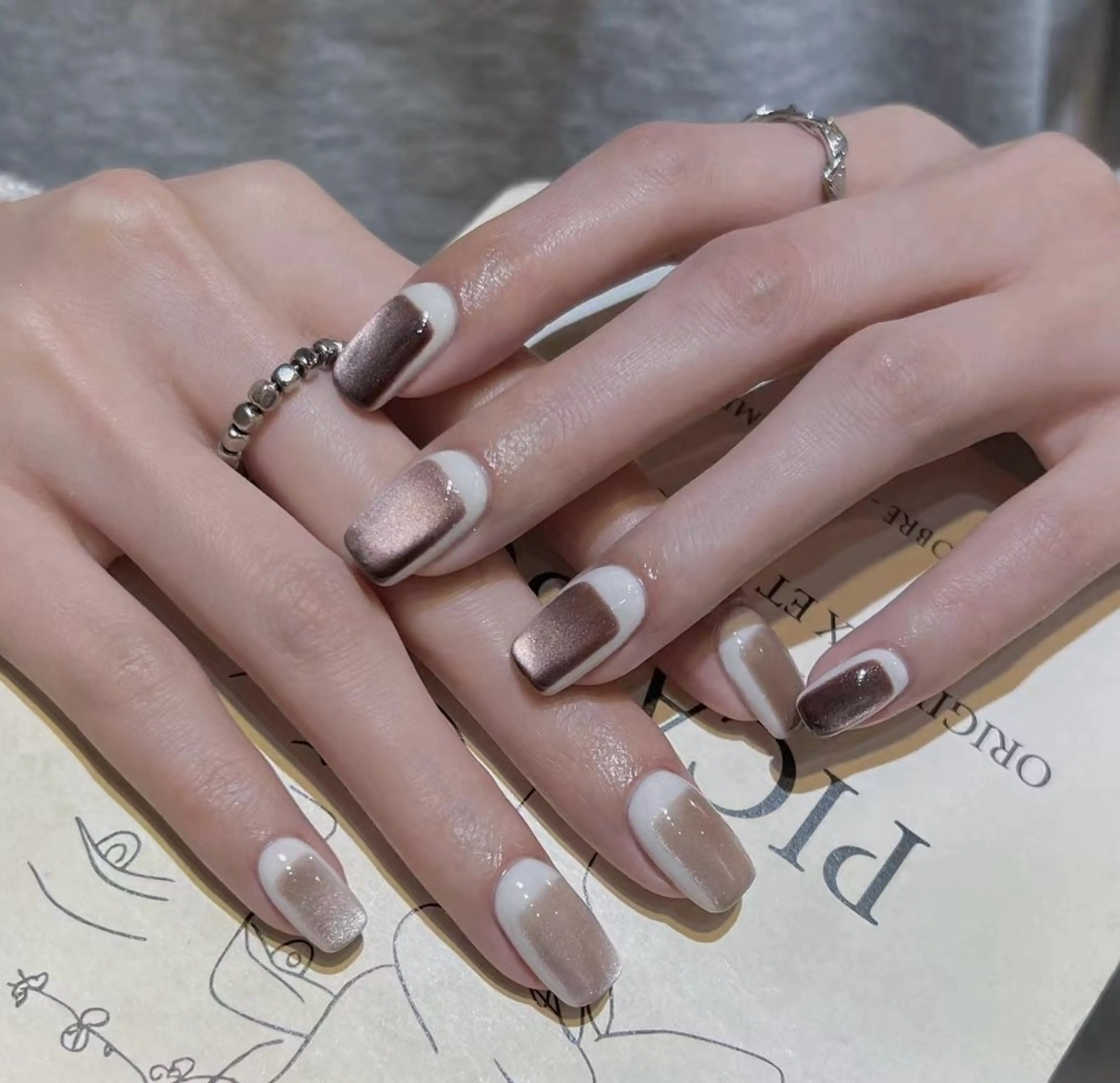 ネイル マグネットネイル オフィスネイル ワンカラーネイル シンプルネイル BabyYouMi nailのネイルデザイン