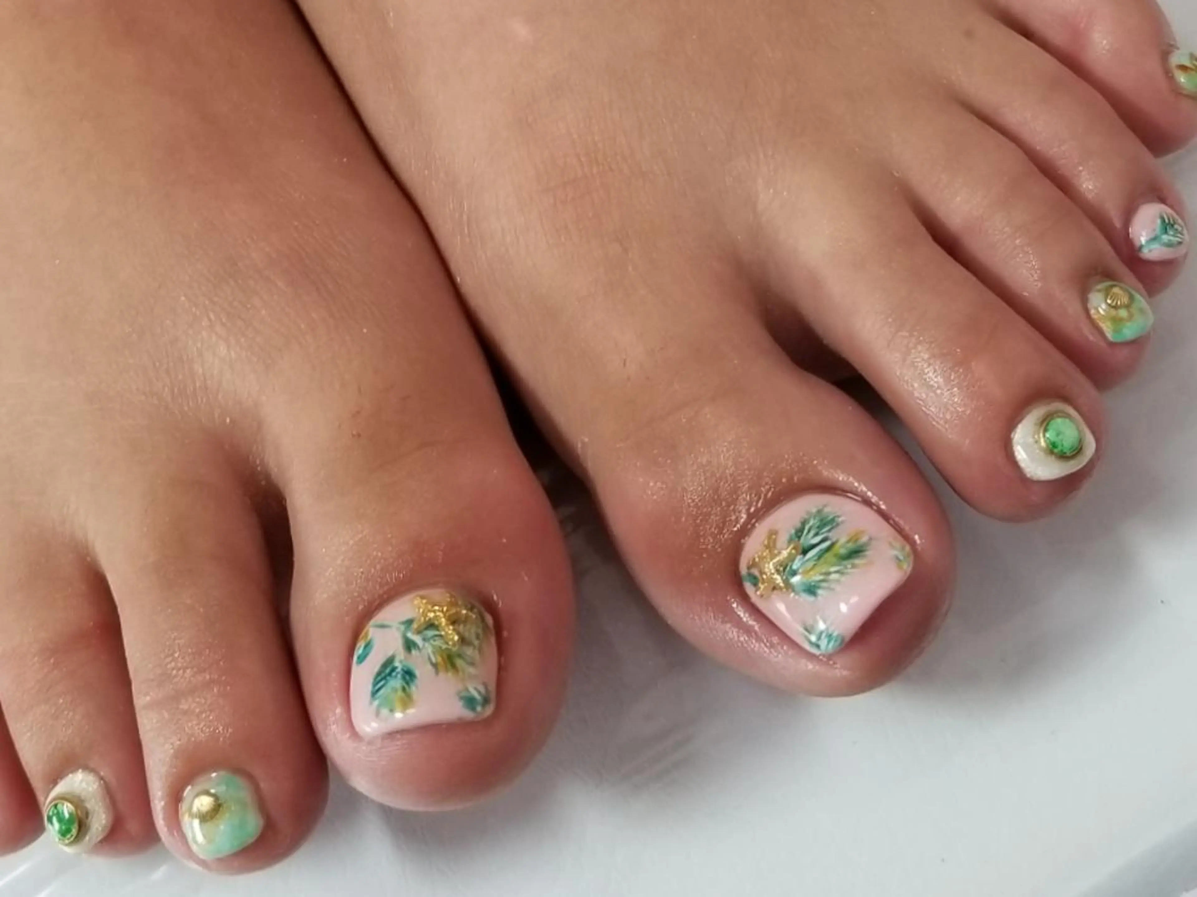 [当店オフずっと無料]フット★2カラーまで+お好きなデザイン４本の写真