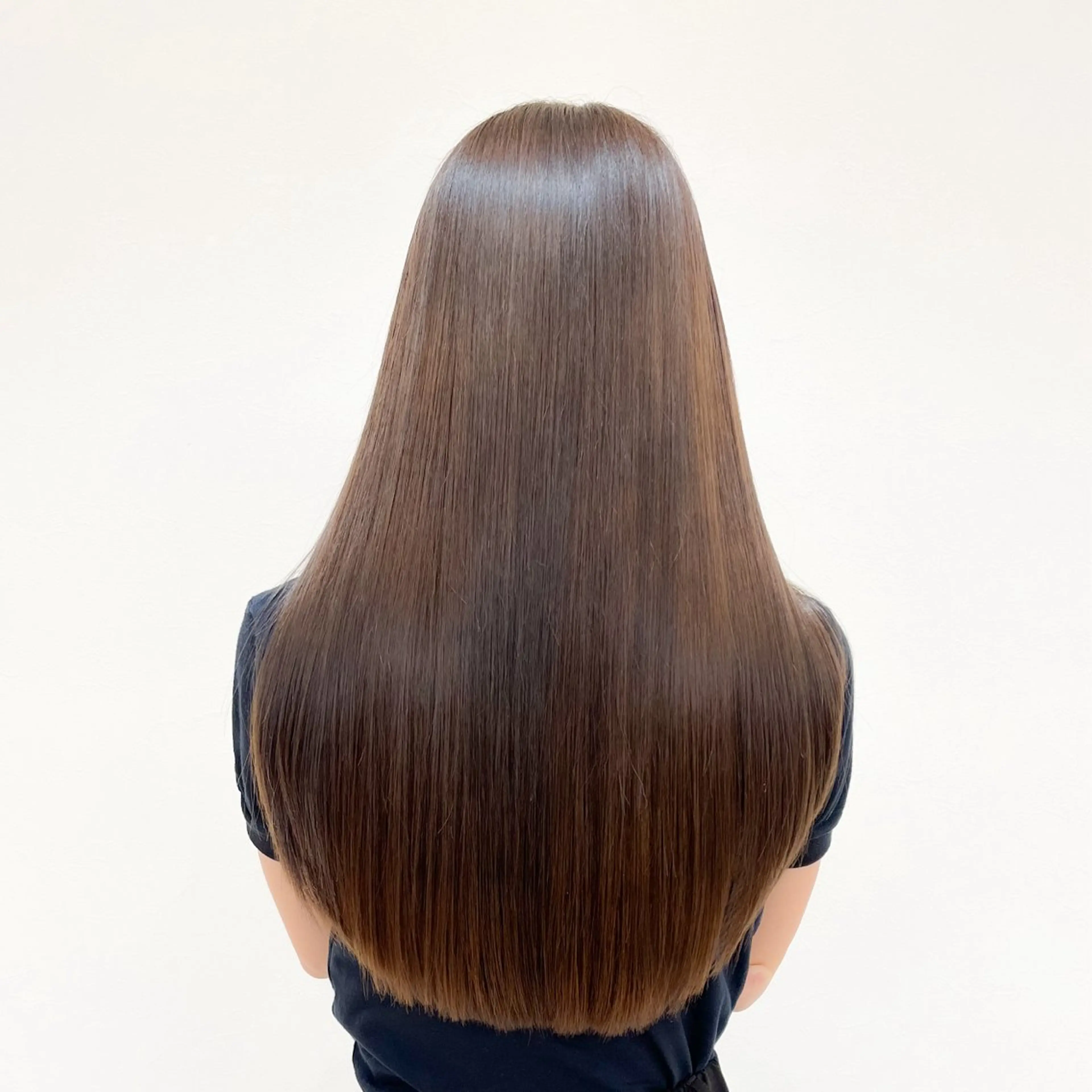 セミロング デート 髪質改善 縮毛矯正 ミタニ/髪質改善 /レイヤーカットのヘアスタイル