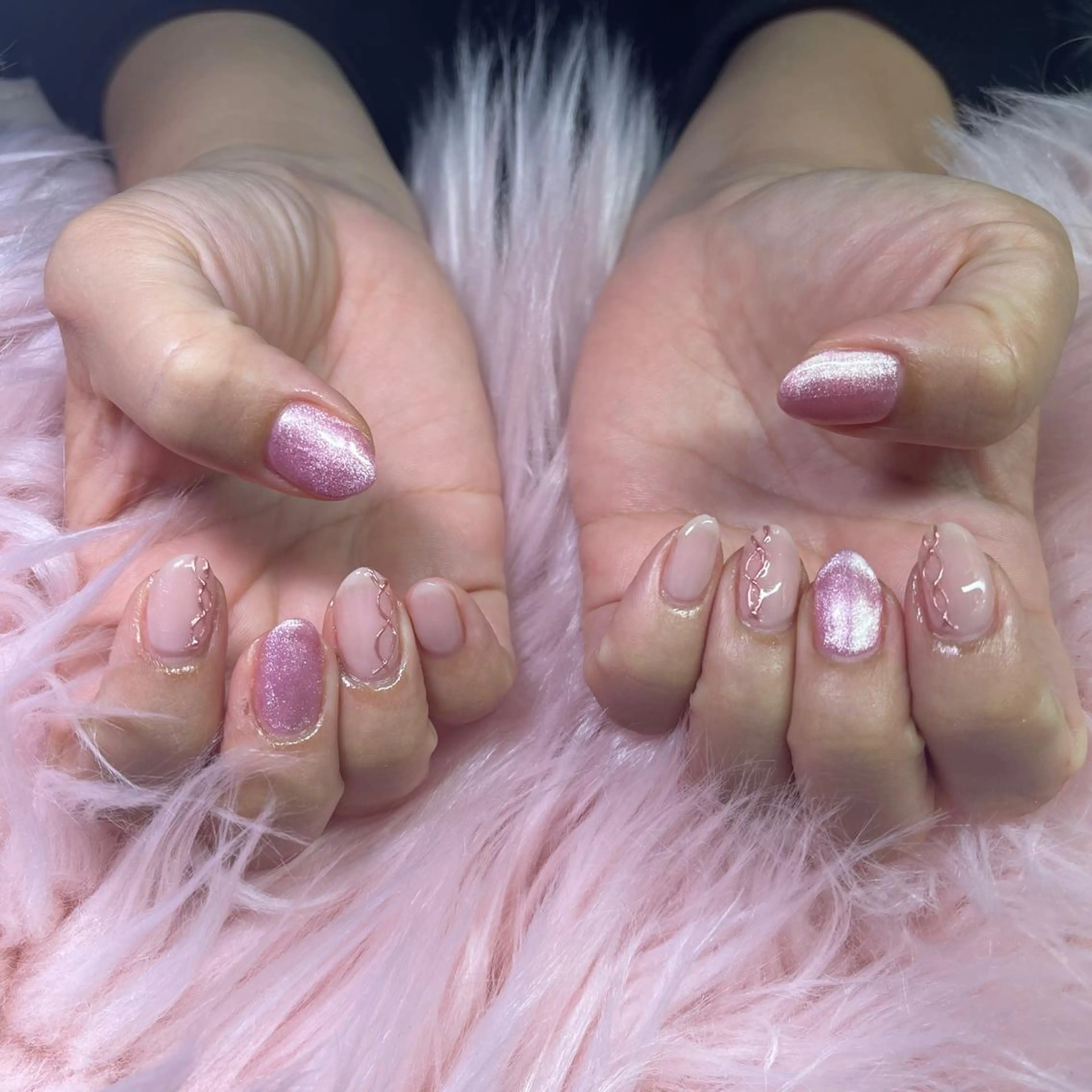 ネイル ピンク ネイルサロンキュアイスト所属・キュアイスト アコパラジェル調布のネイルデザイン