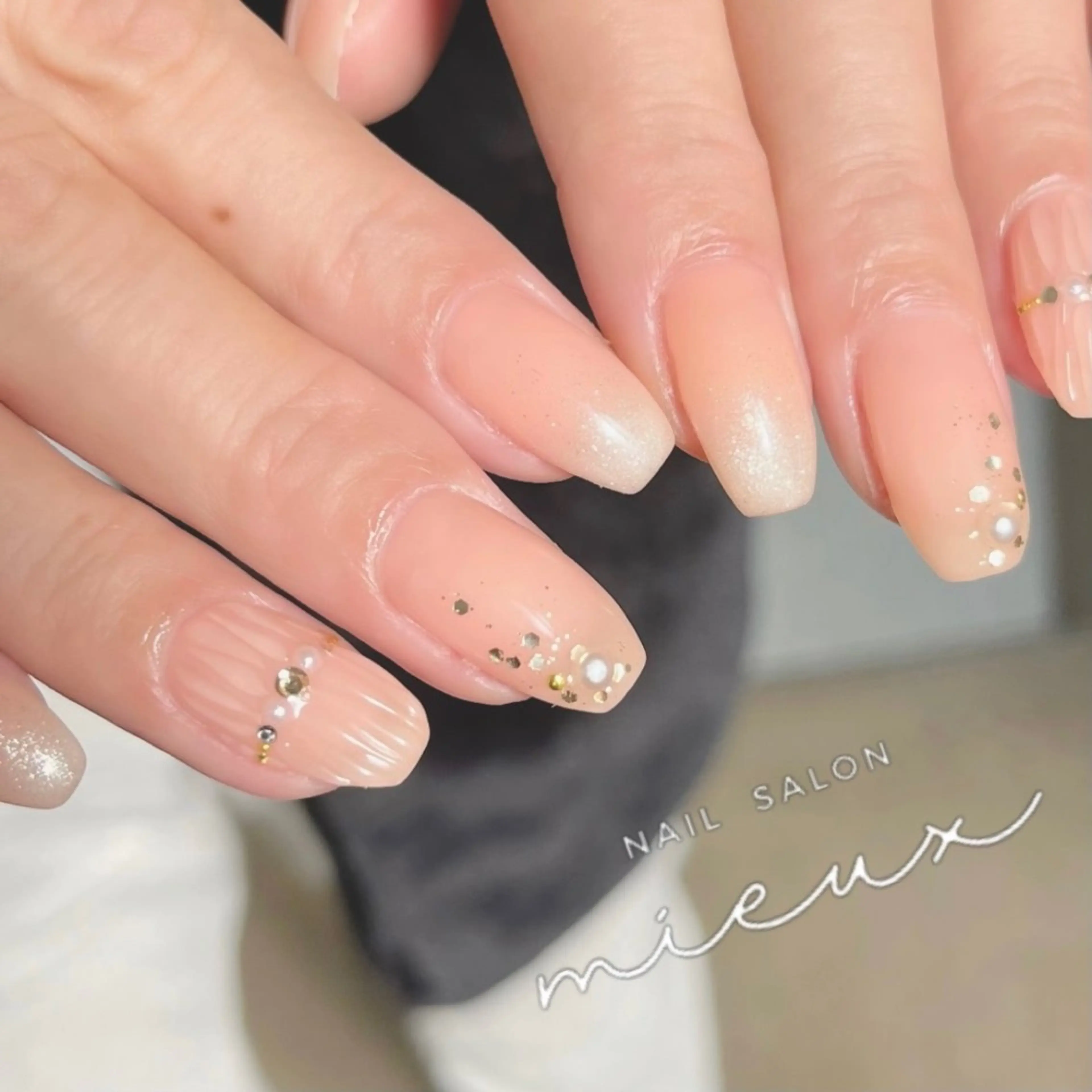 ネイル ラメ(グリッター) ストーンネイル nail salon  mieux所属・mieux ariiiのネイルデザイン
