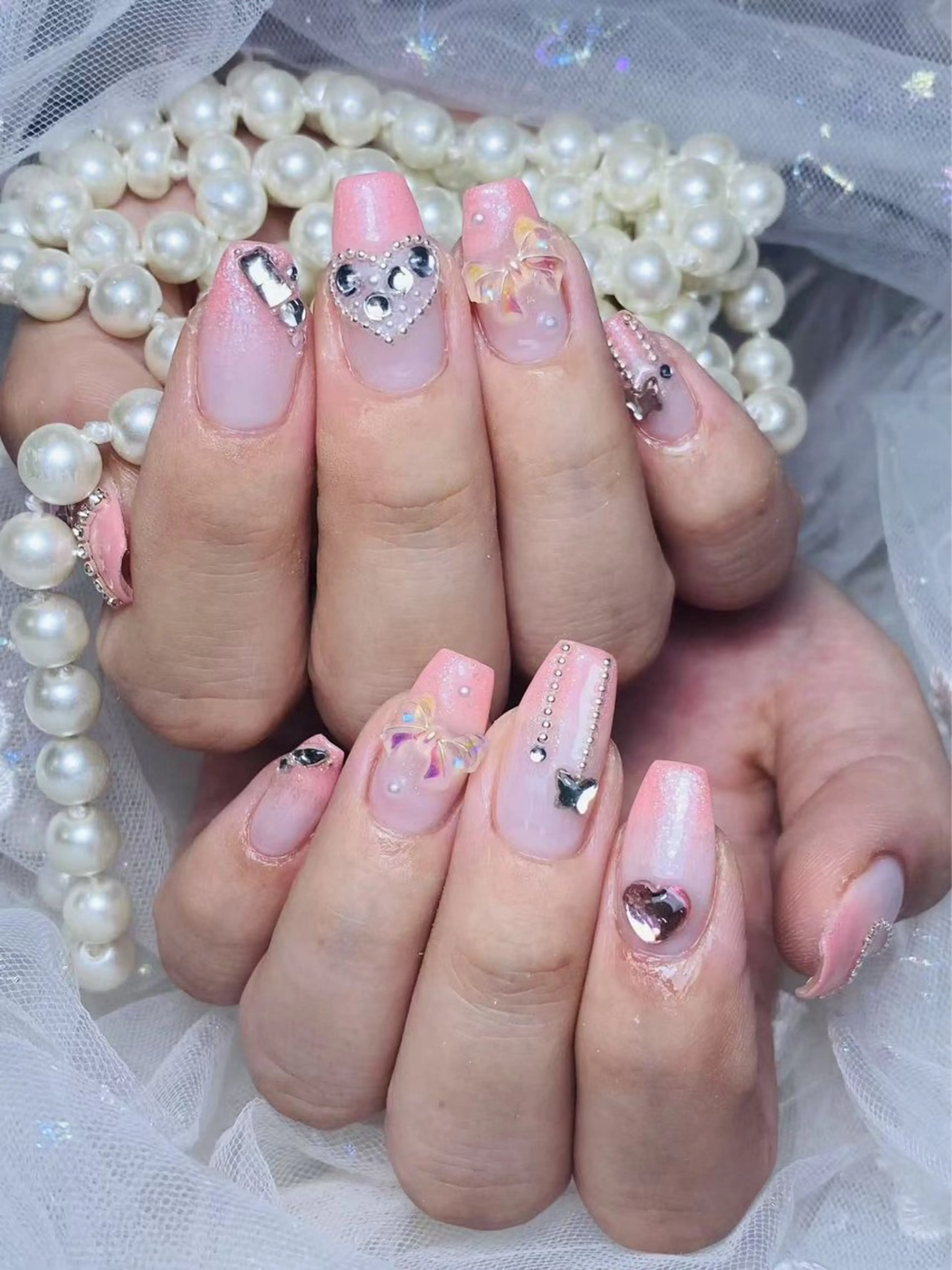 ネイル チョウ チョウのネイルデザイン