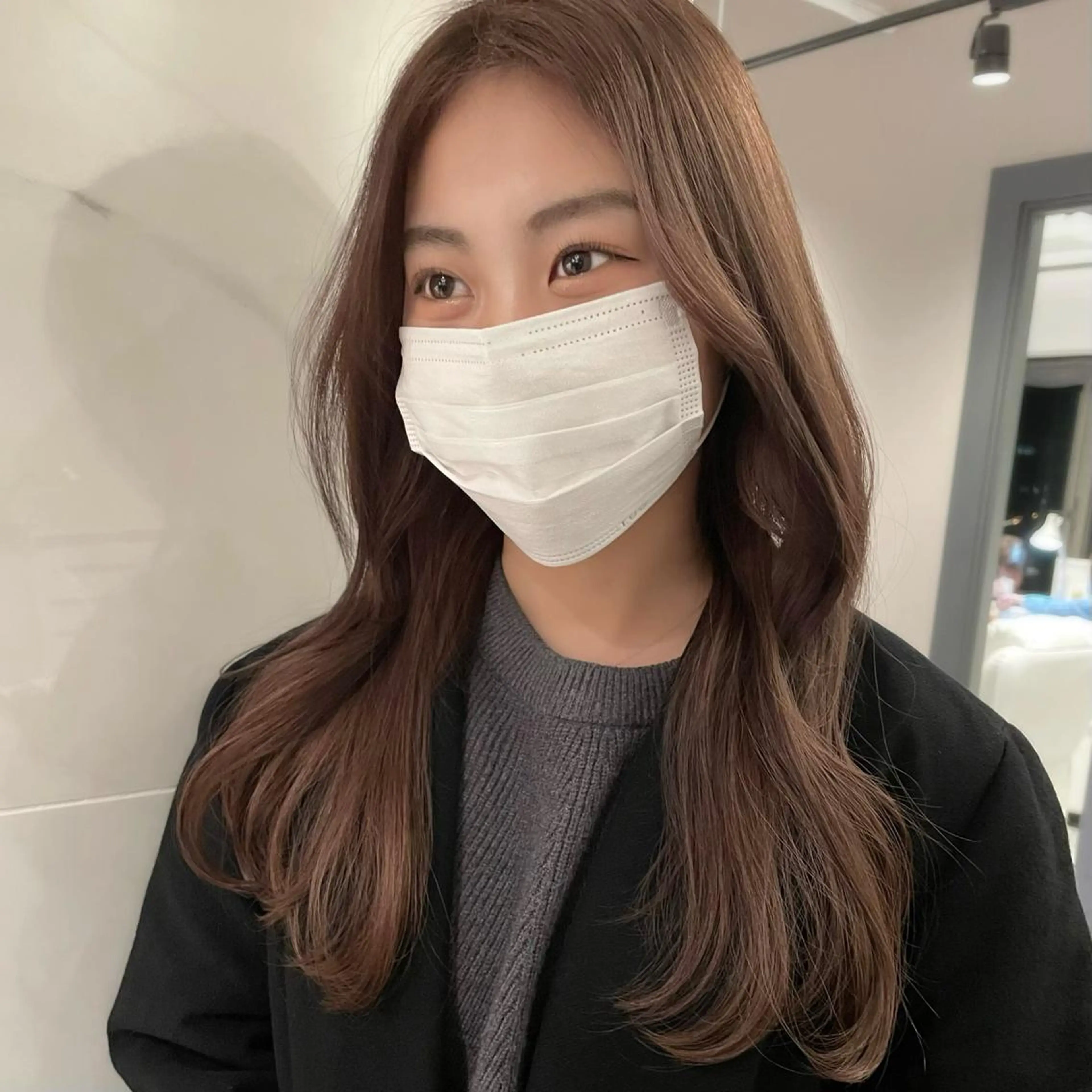 カラー アッシュ ベージュカラー ブリーチ 透明感カラー グレージュ 石山 洸平のヘアスタイル