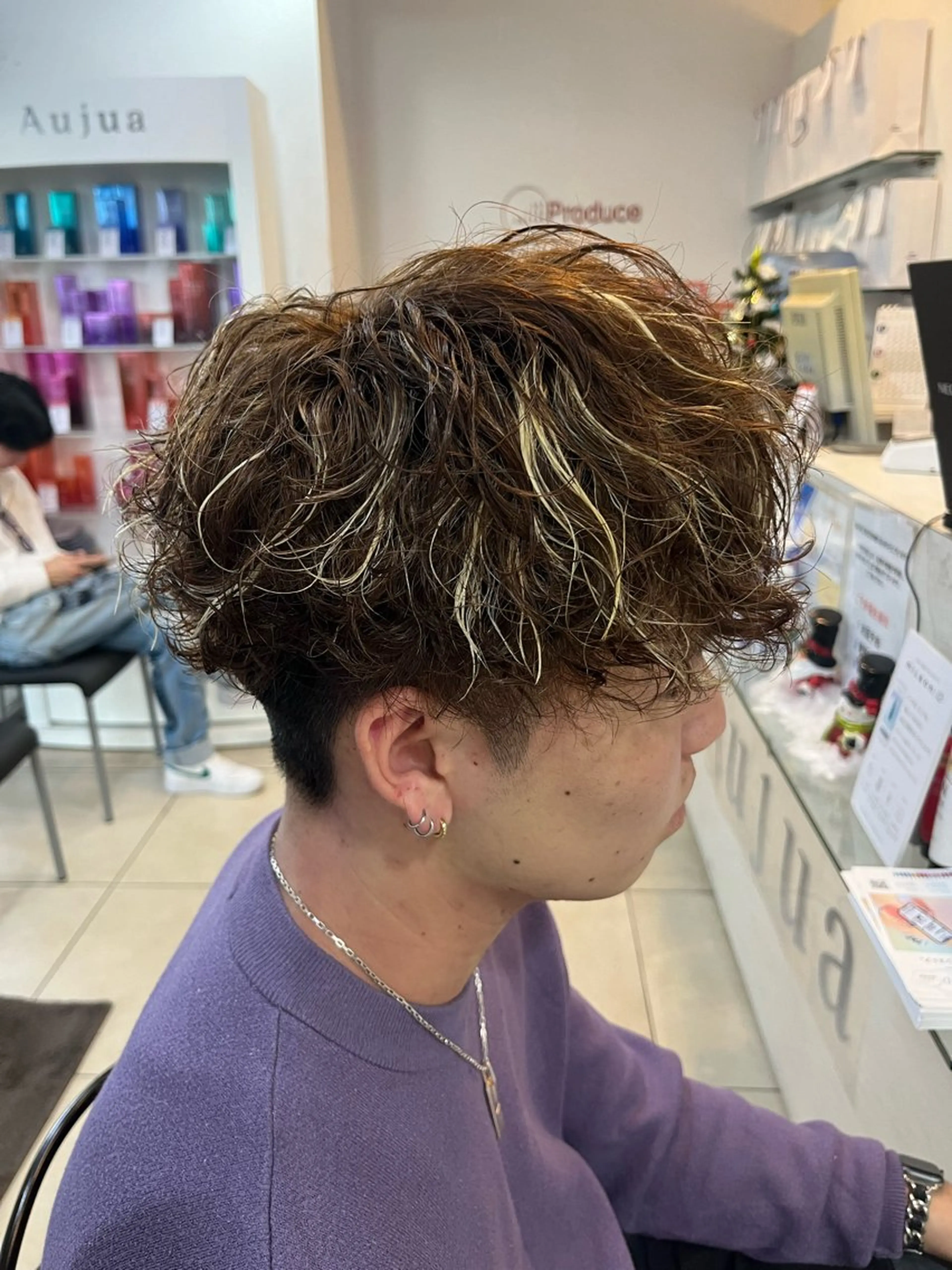 ショート パーマ メンズ マッシュ メンズパーマ プードルパーマ プードルパーマ カット パーマ 韓国風メンズ/毛流れ ヘアなら須田龍世のヘアスタイル