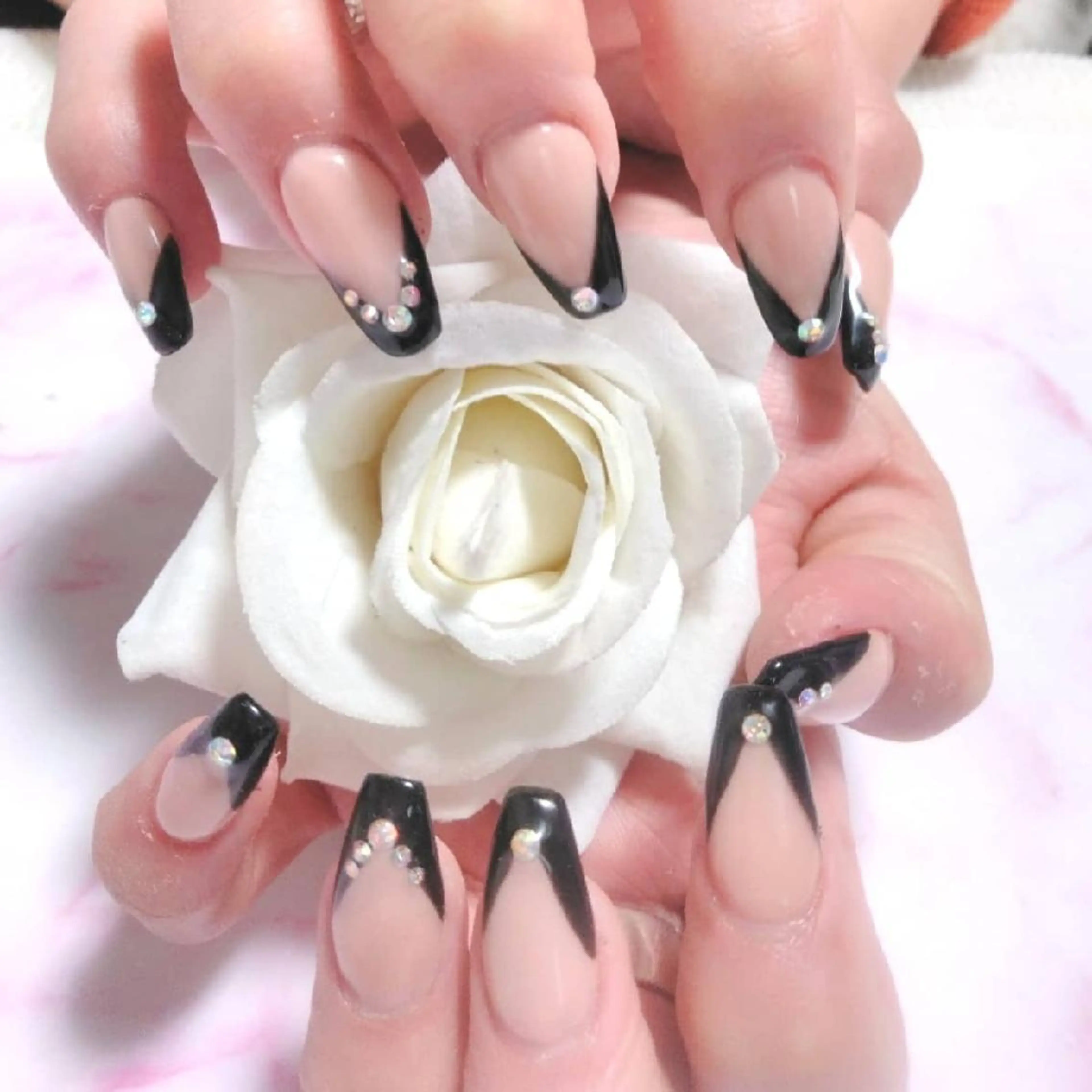 ネイル エステとネイル ローズコンフォートのネイルデザイン