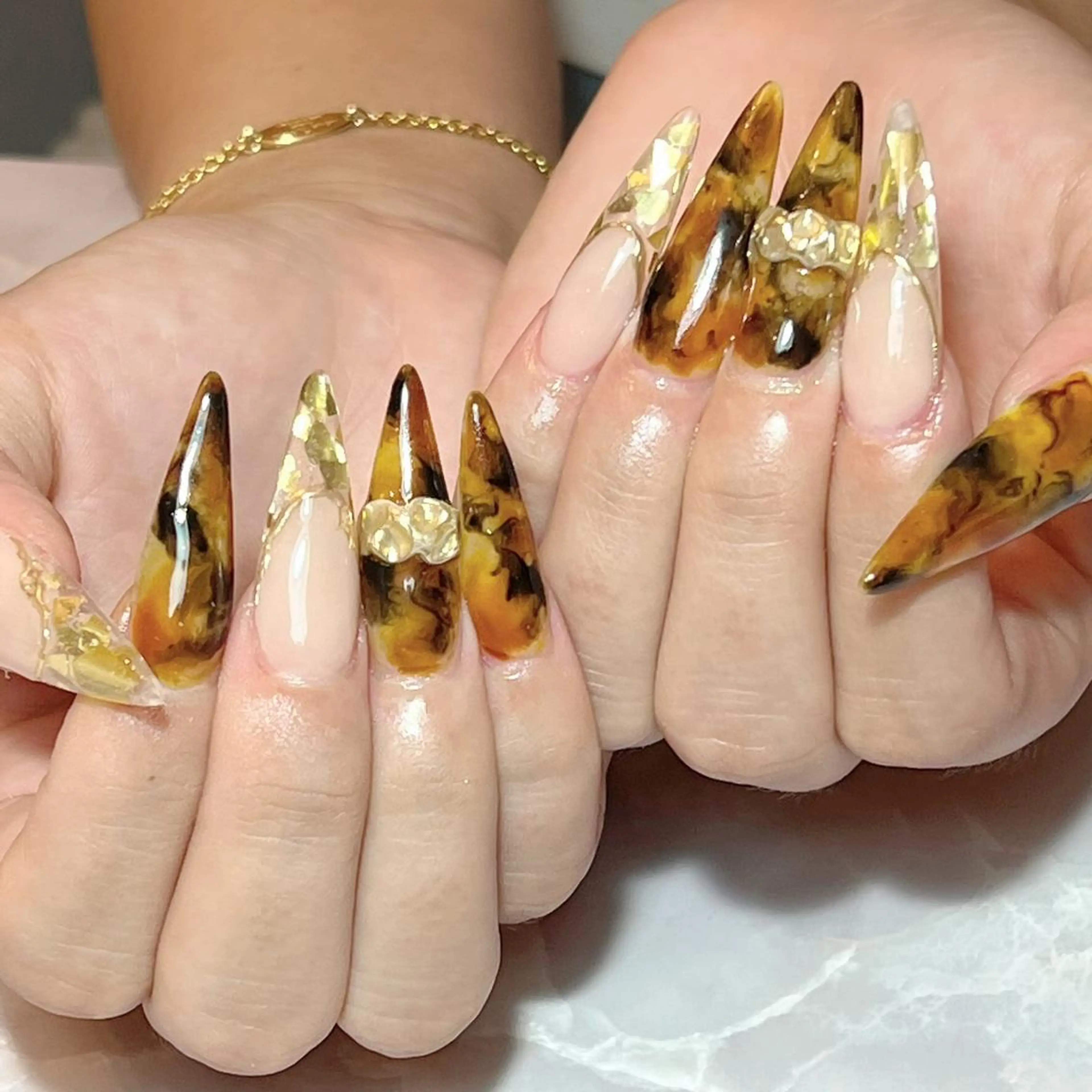 ネイル アートネイル べっ甲ネイル フレンチネイル ガラスフレンチ スカルプネイル スカルプ専門店 Feelのネイルデザイン