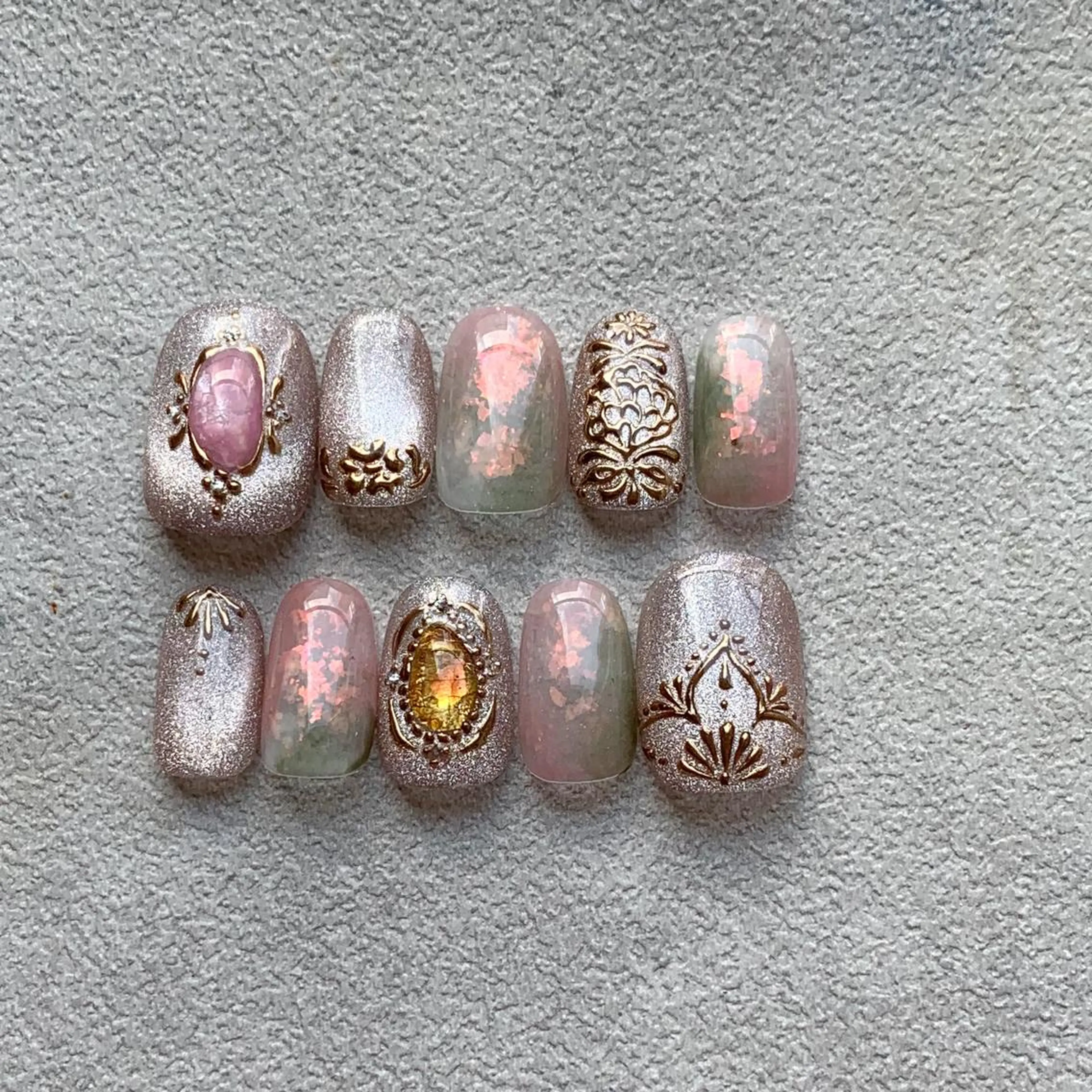 ネイル ハンドネイル atelier　FIORITURA所属・FIORITURA aiのネイルデザイン