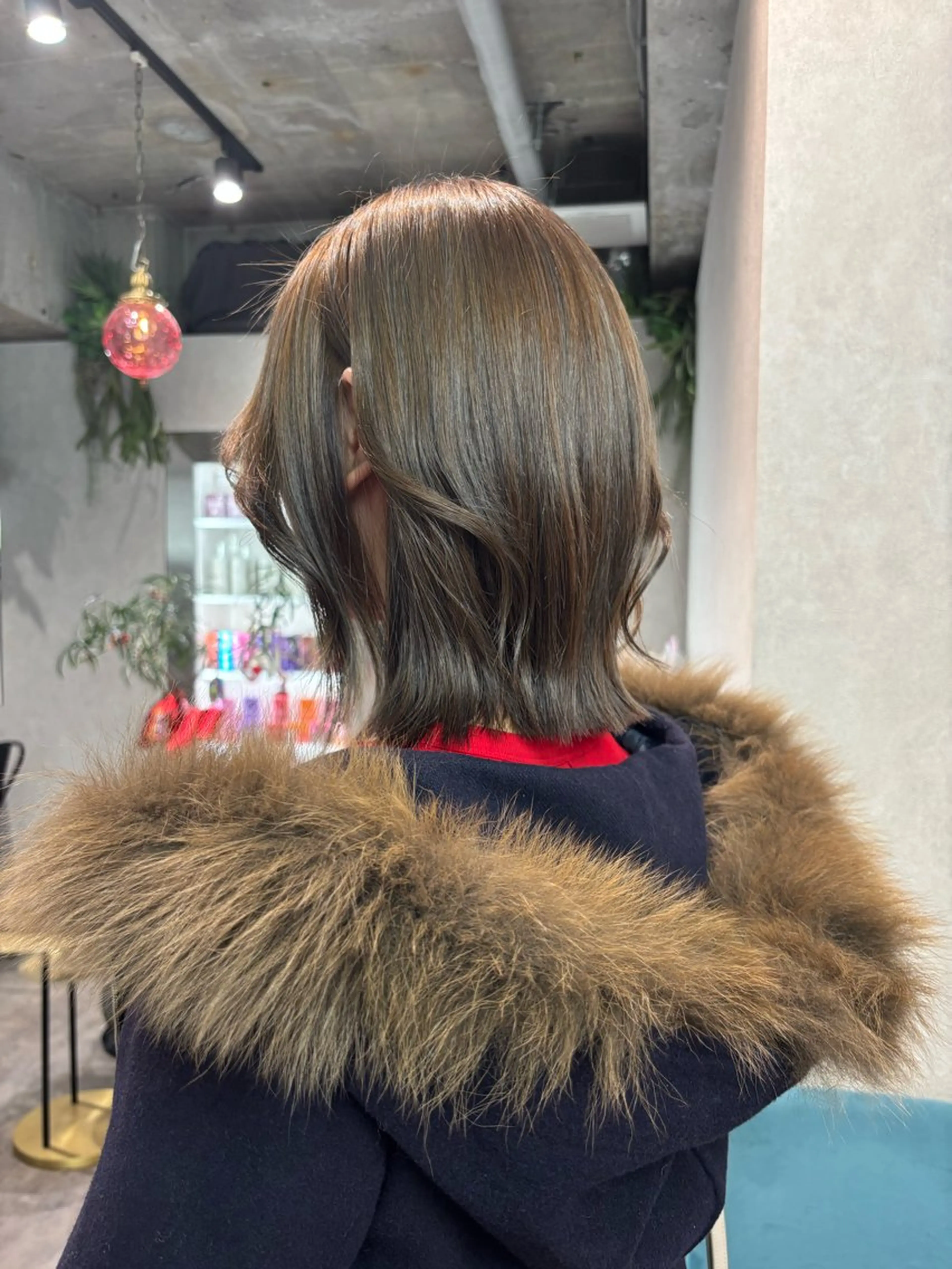 セミロング カラー ヘアアレンジ 切りっぱなしボブ ブリーチ ダブルカラー イヤリングカラー ハイライトカラー ヘアカラー iona/ハイトーン /ネイルのネイルデザイン