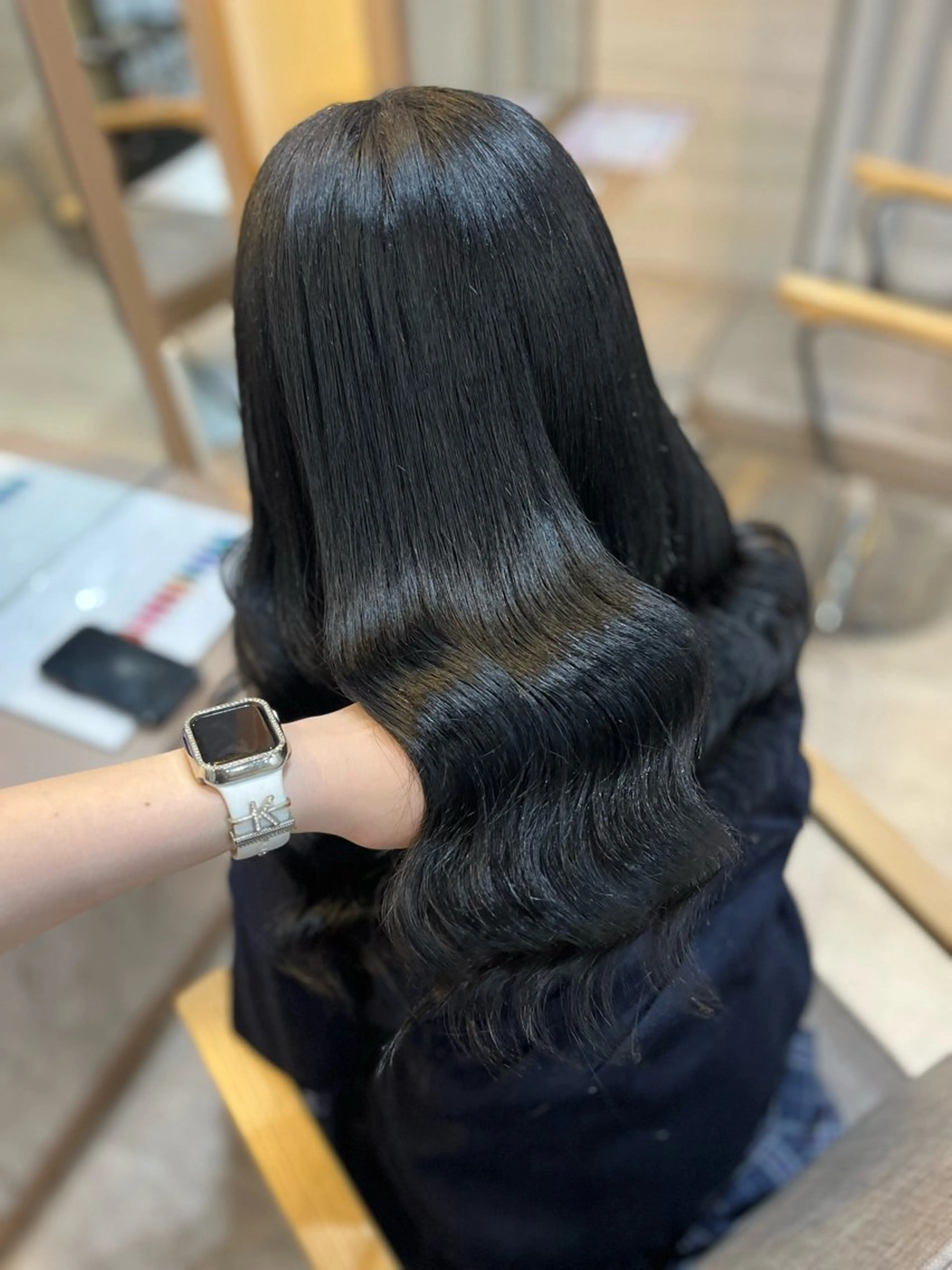 ロング カラー 黒髪 ブルーカラー ブルーブラック ハイトーンカラー 🩶mana🩶艶髪 /カラーオンカラーのヘアスタイル