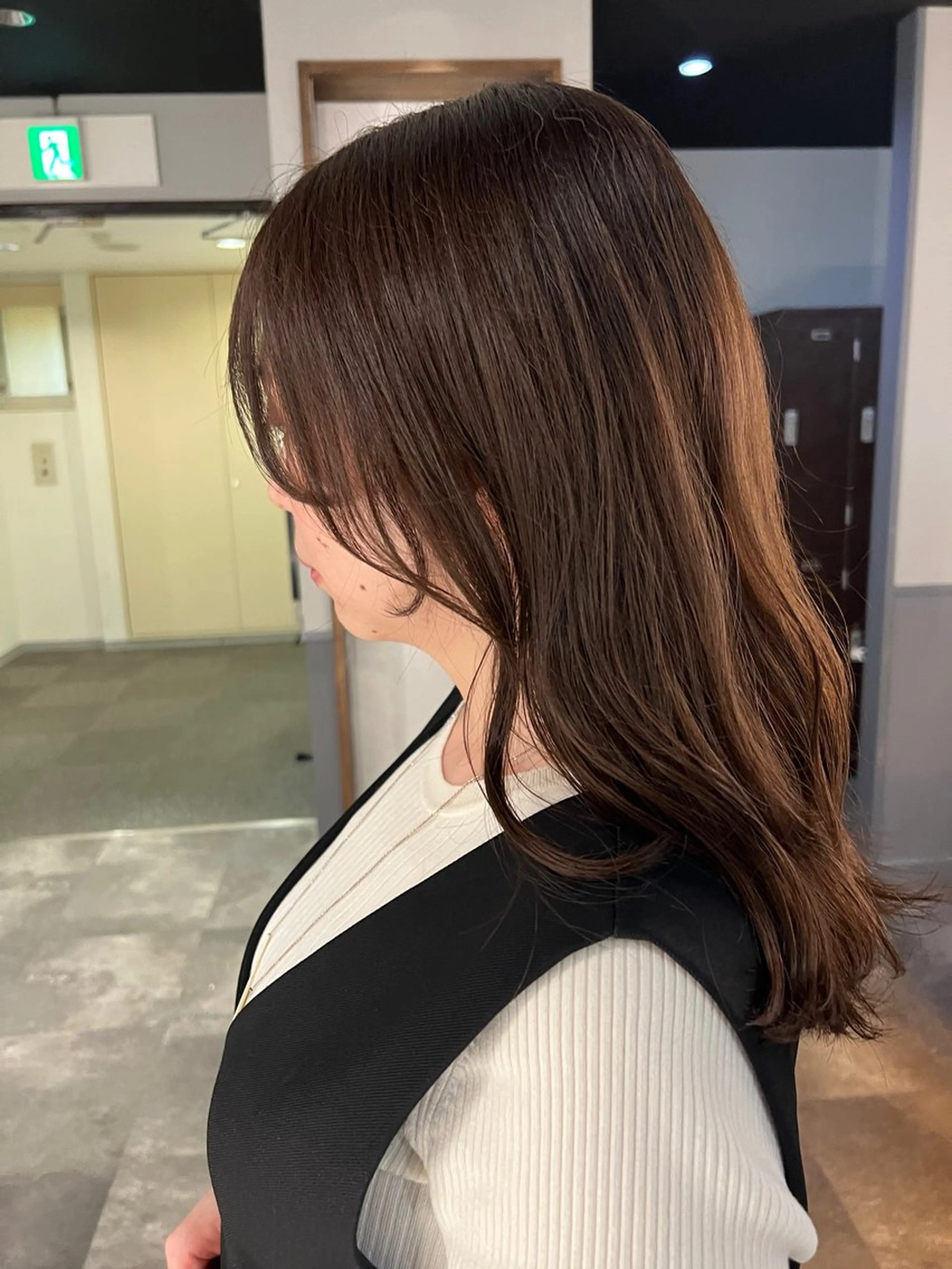 ミディアム 顔まわりレイヤー レイヤーカット 艶髪/韓国レイヤー イノウエヒロキのヘアスタイル