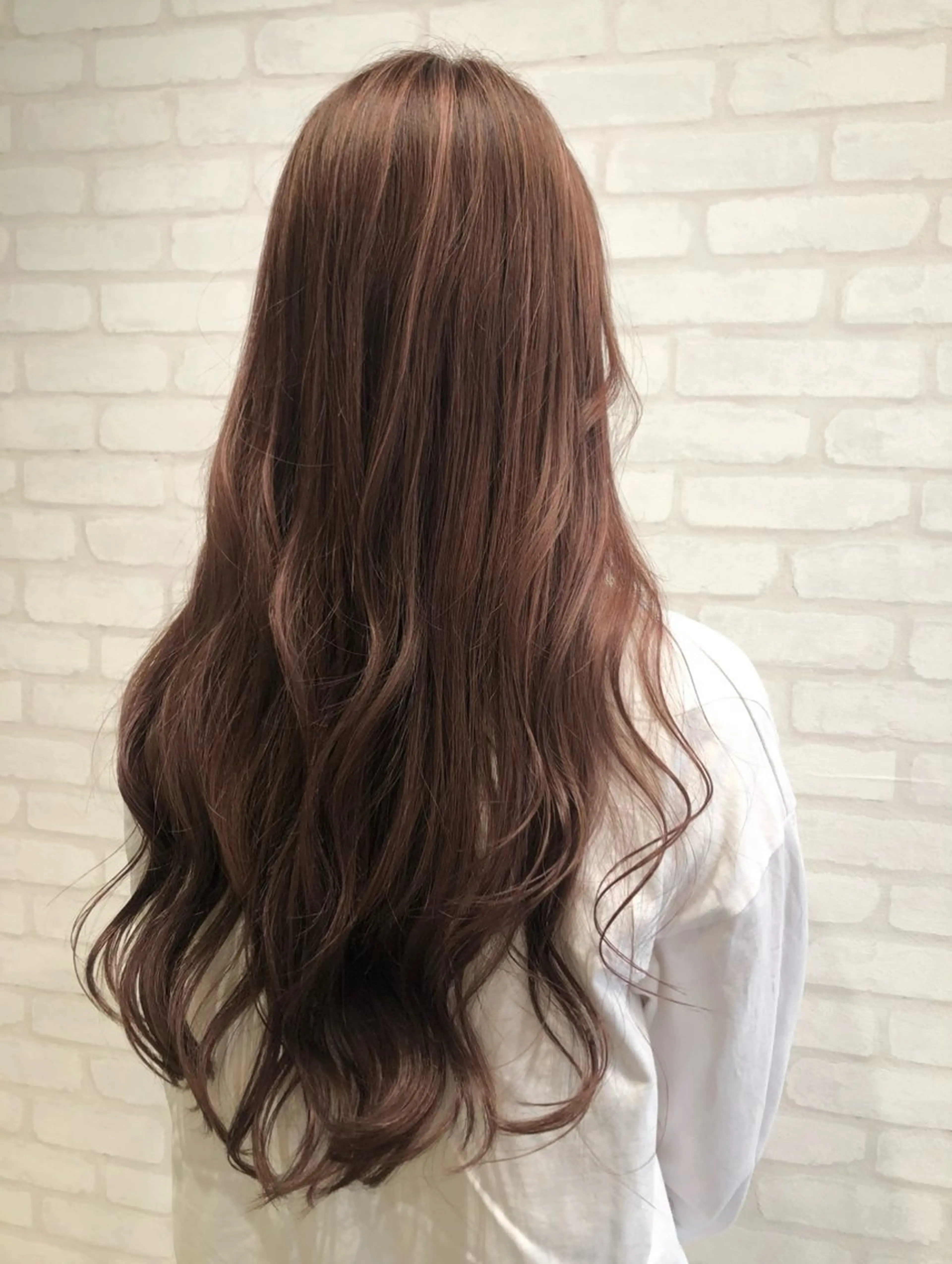 ロング レイフィールド岡崎稲熊店所属・T Akaneのヘアスタイル