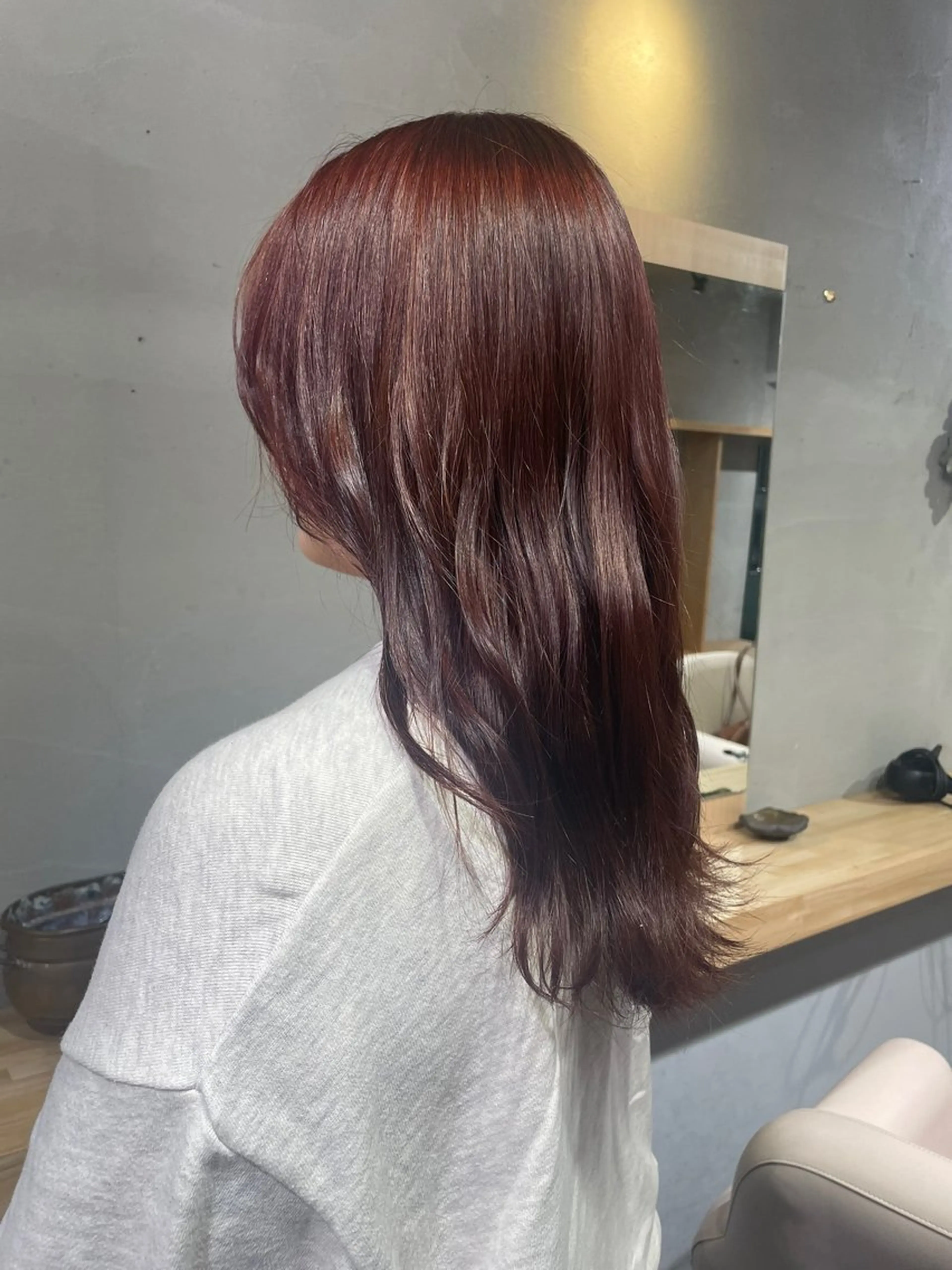 ロング カラー ブリーチ ブリーチなしカラー レッドカラー Ashe　oleng所属・オモヤ ウタノのヘアスタイル