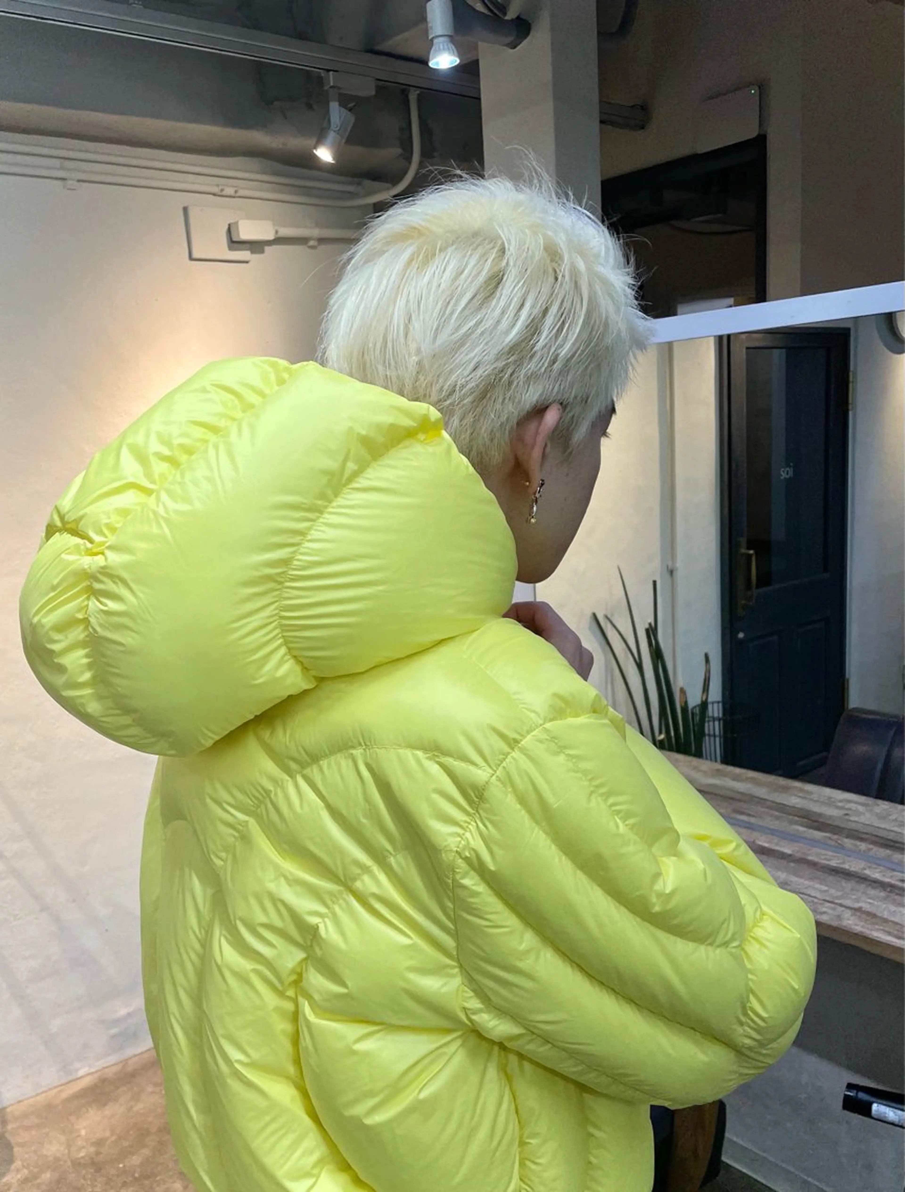 ショート カラー メンズ mio ／ハイトーンのヘアスタイル