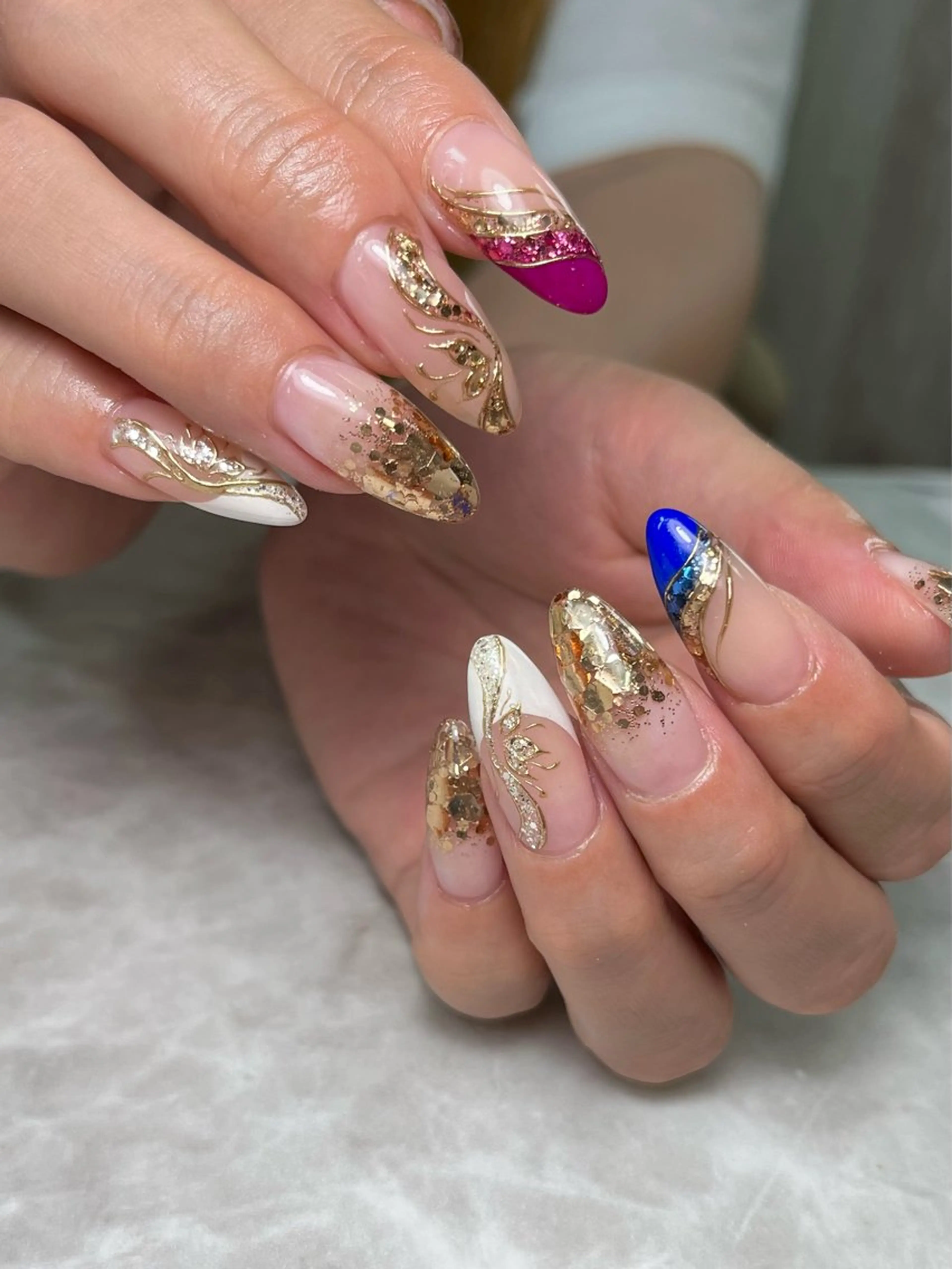 ネイル フレンチネイル ホログラムネイル ミラーネイル スカルプネイル ハンドネイル Nailsalon E's cafeのネイルデザイン
