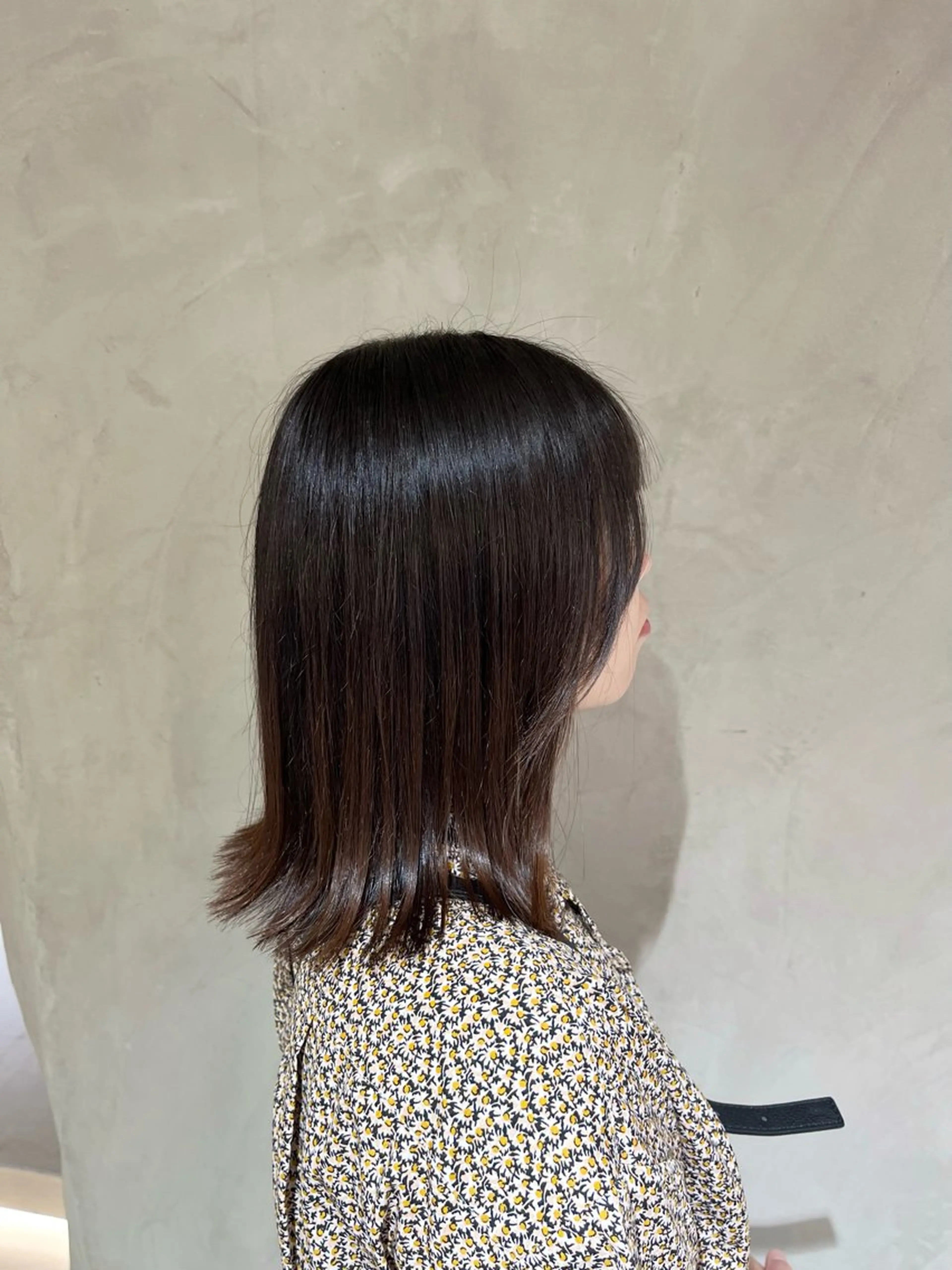 ミディアム カラー ヘアカラー effect横浜所属・切りっぱなしボブ/ 艶カラー/綾莉のヘアスタイル