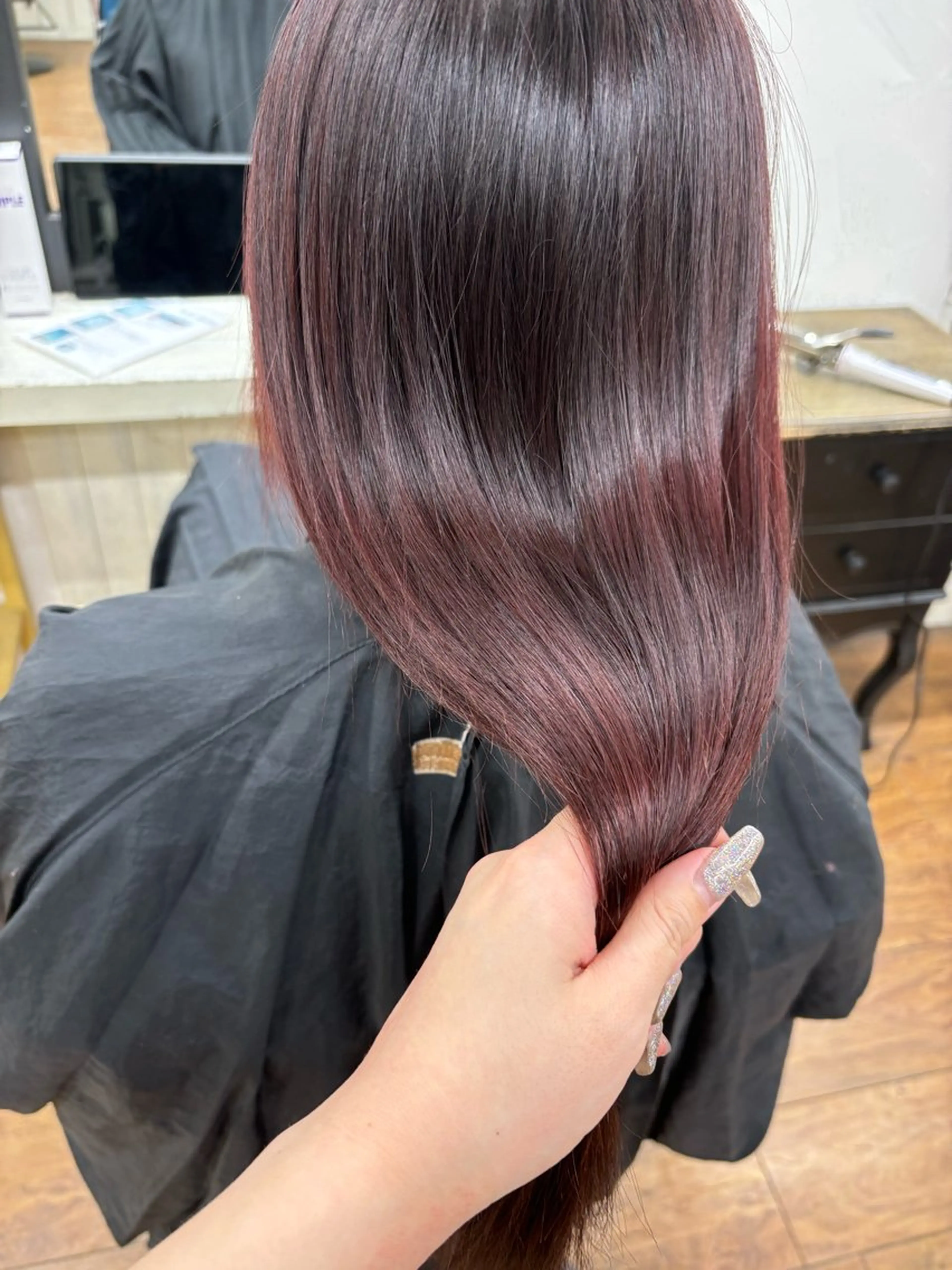 ロング カラー ブリーチ ヘアカラー 香野 優子のヘアスタイル