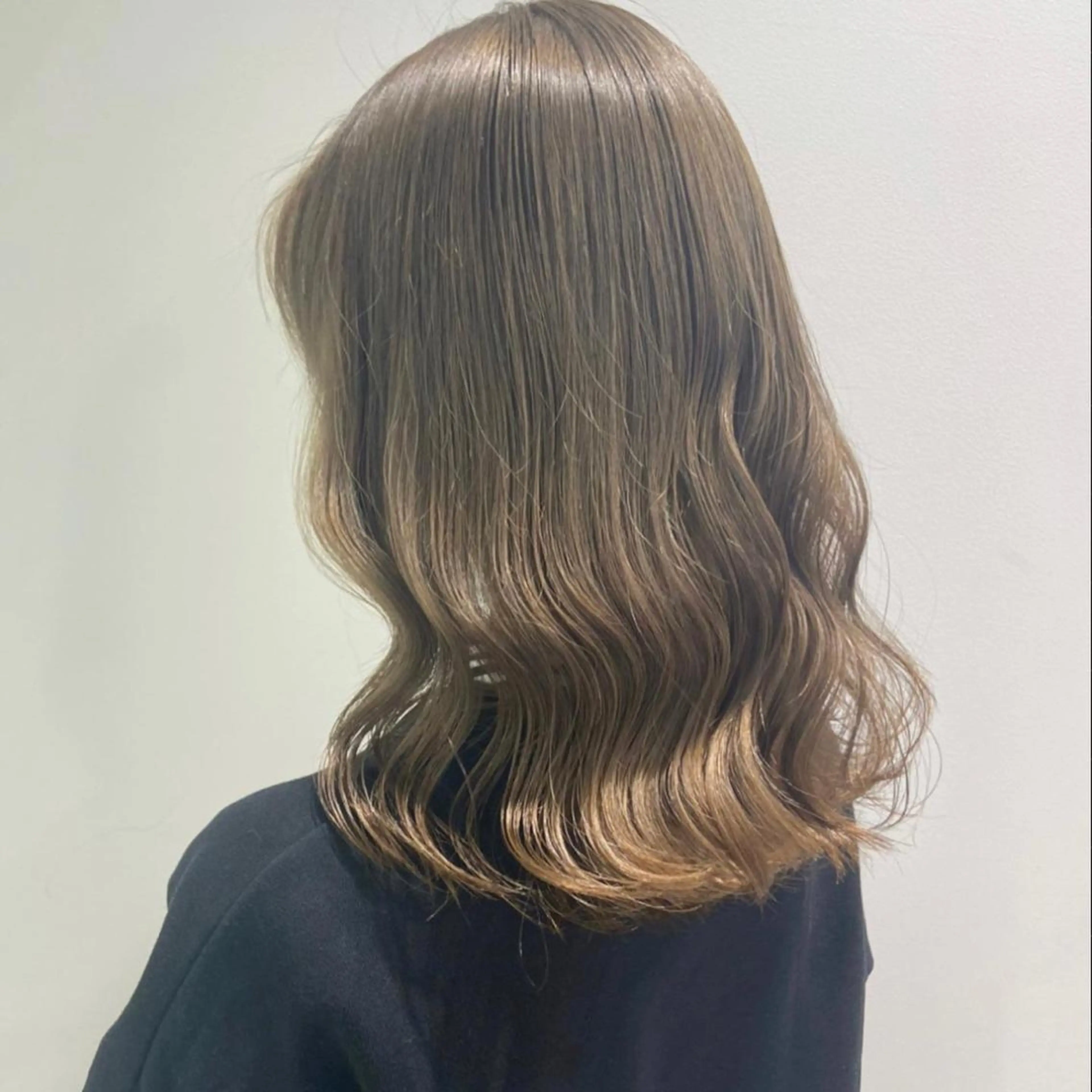 セミロング カラー グレージュ ミルクティーグレージュ ベージュカラー💖 やすひろのヘアスタイル