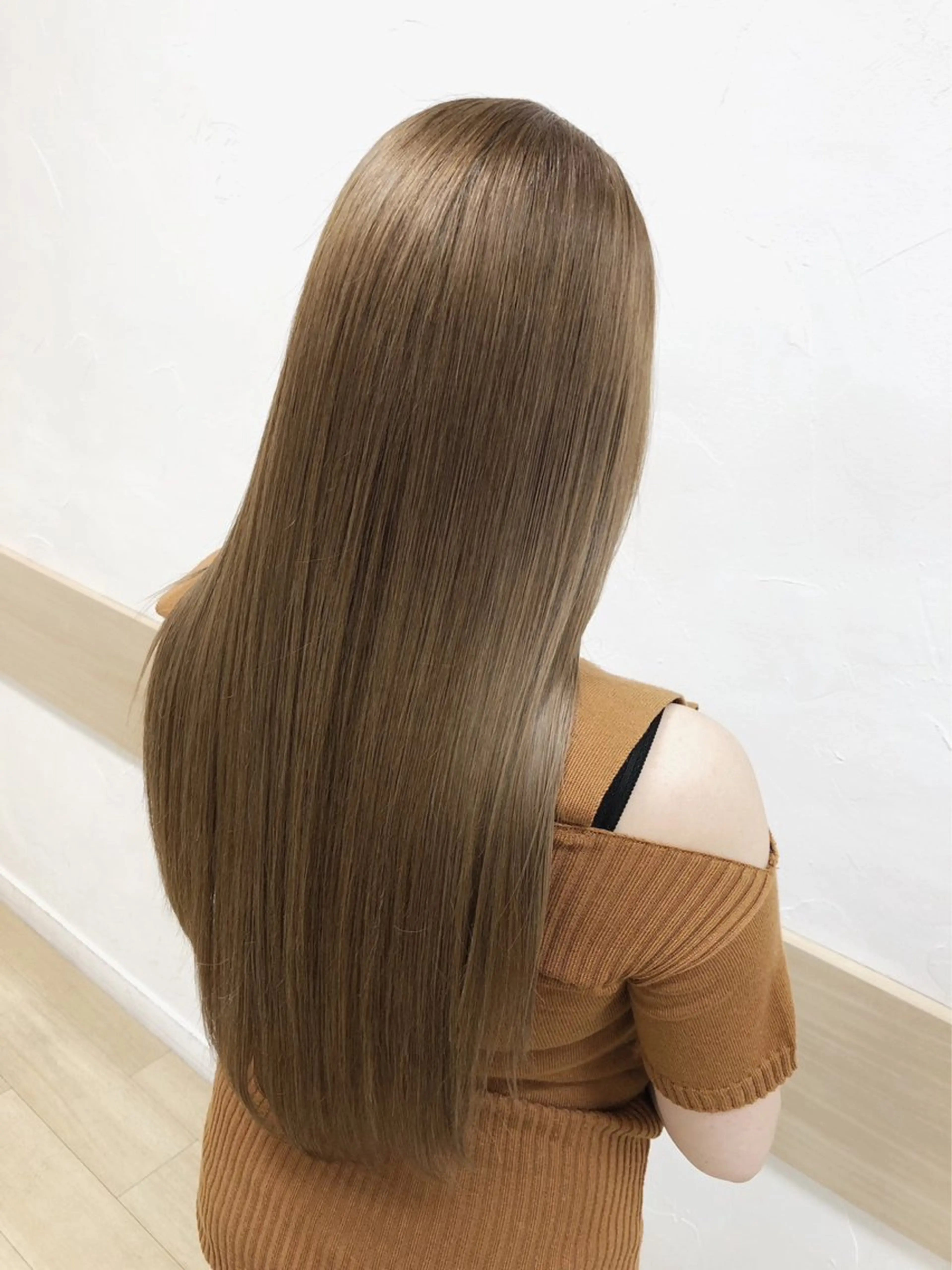 セミロング カット 縮毛矯正 トリートメント 髪質改善 阪口 雄佑のヘアスタイル