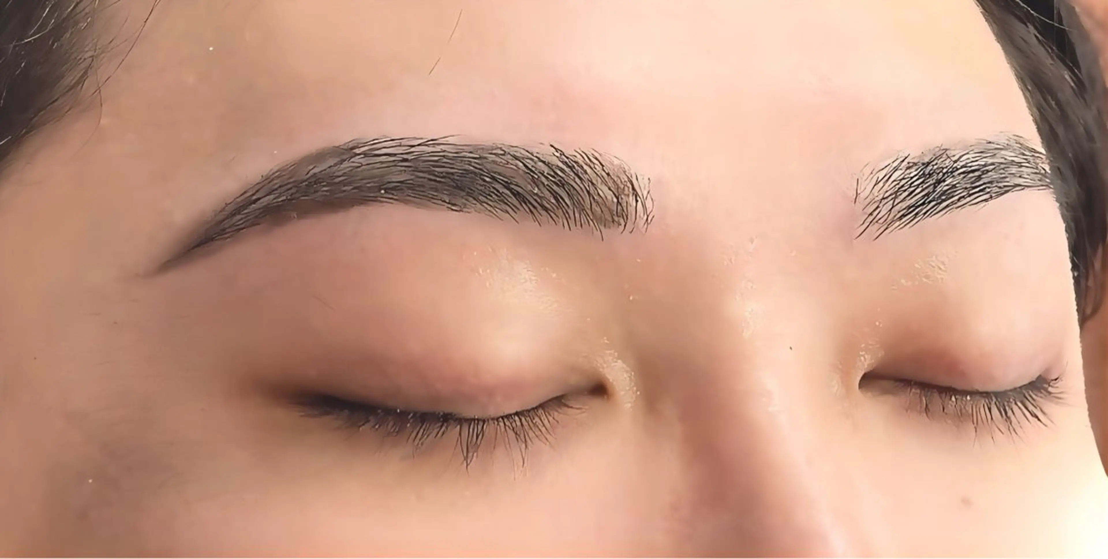 メンズ眉毛wax脱毛の写真