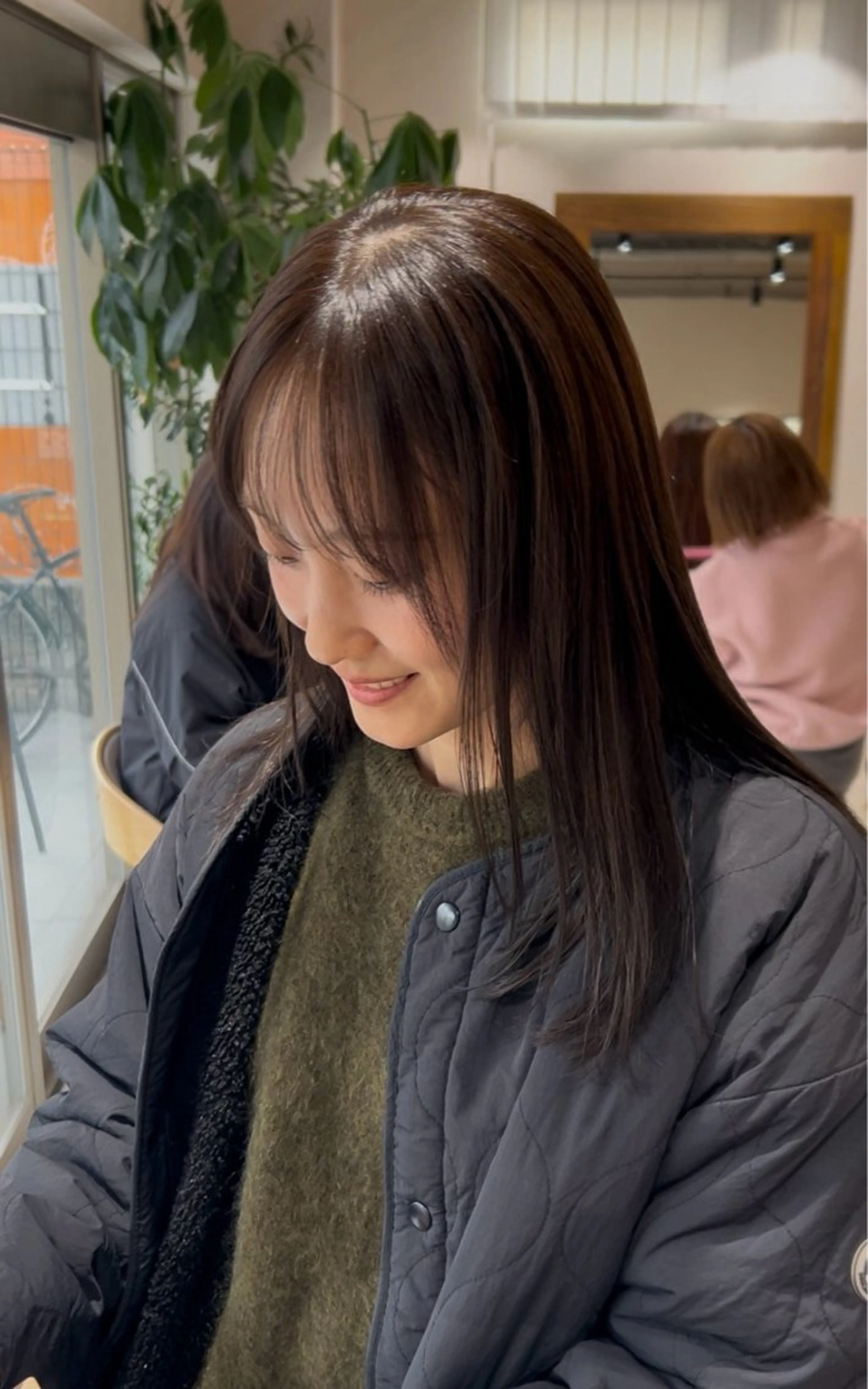 セミロング カラー 赤みゼロベージュ 🤎MISAKIのヘアスタイル