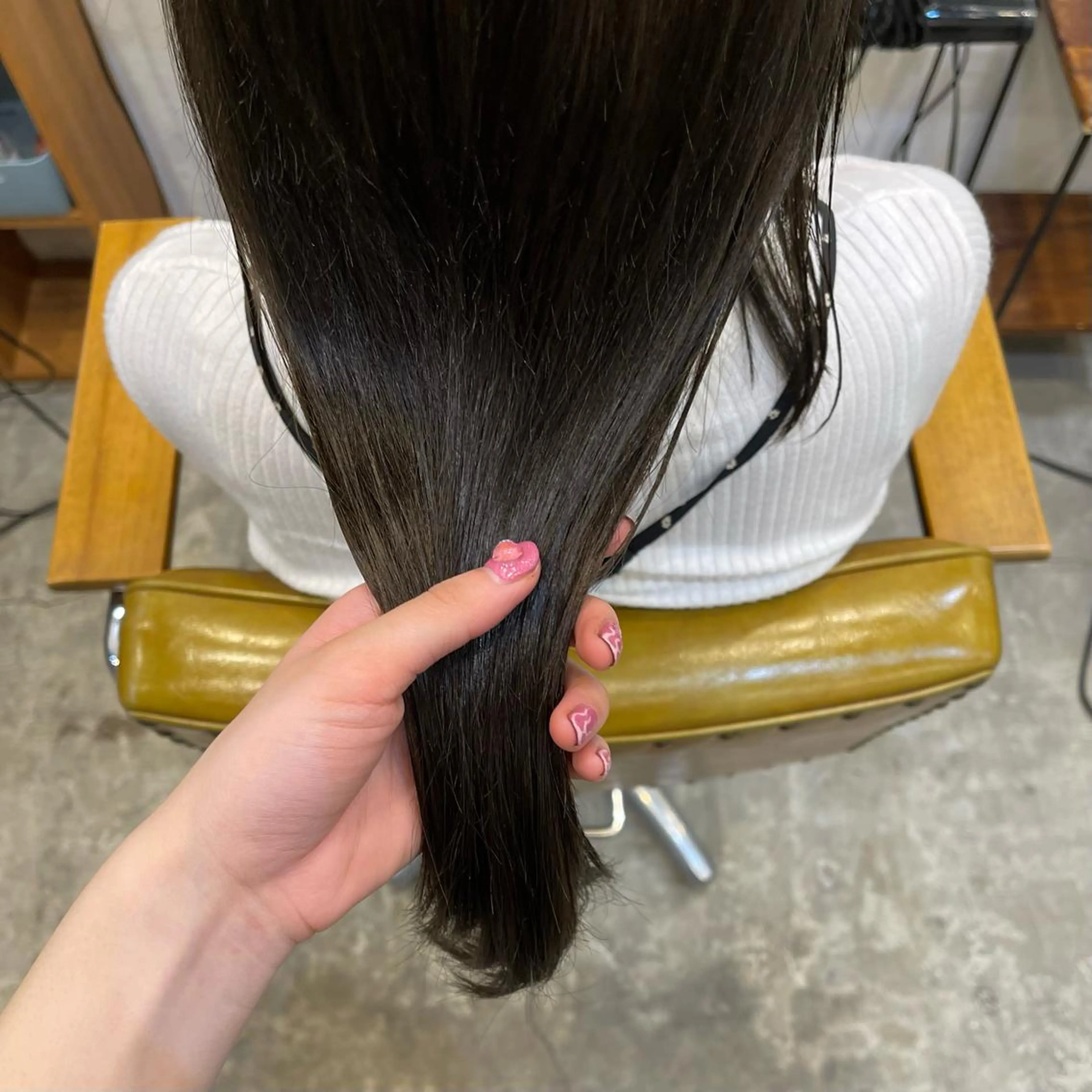 カラー オリーブカラー 学生 ヘアカラー 丸田優奈 /ショートカットのヘアスタイル